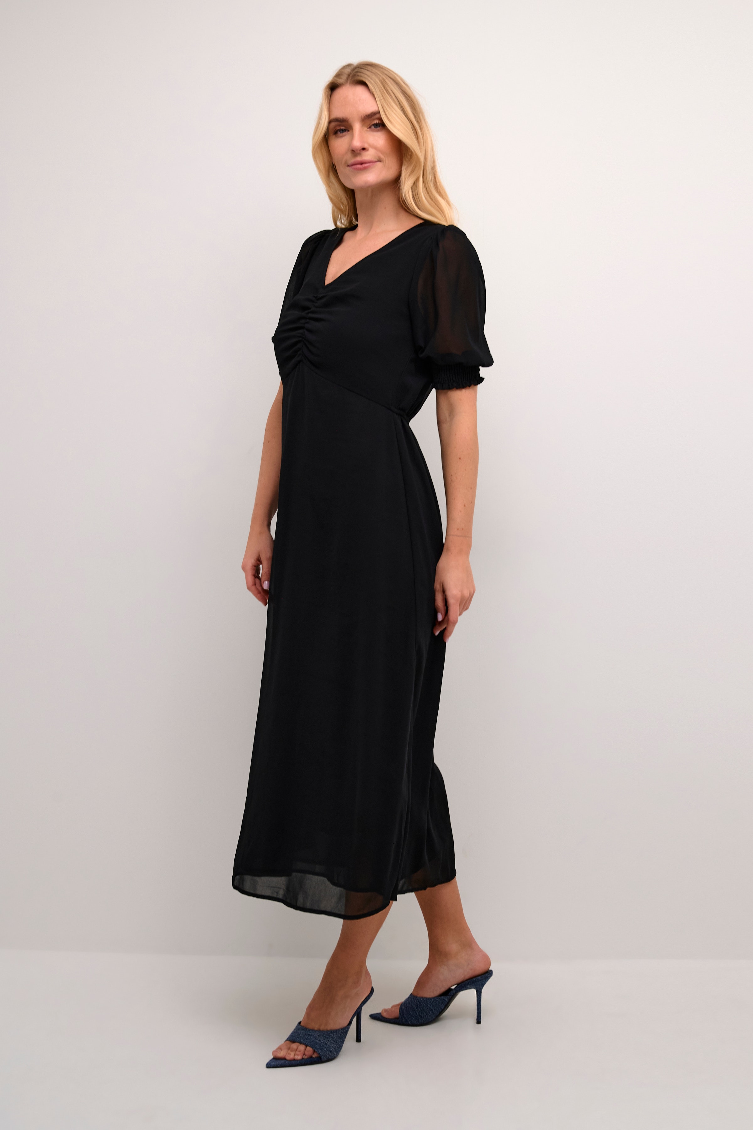 KAvita Kjole LOOKBOOK FRONT 10508340-100121