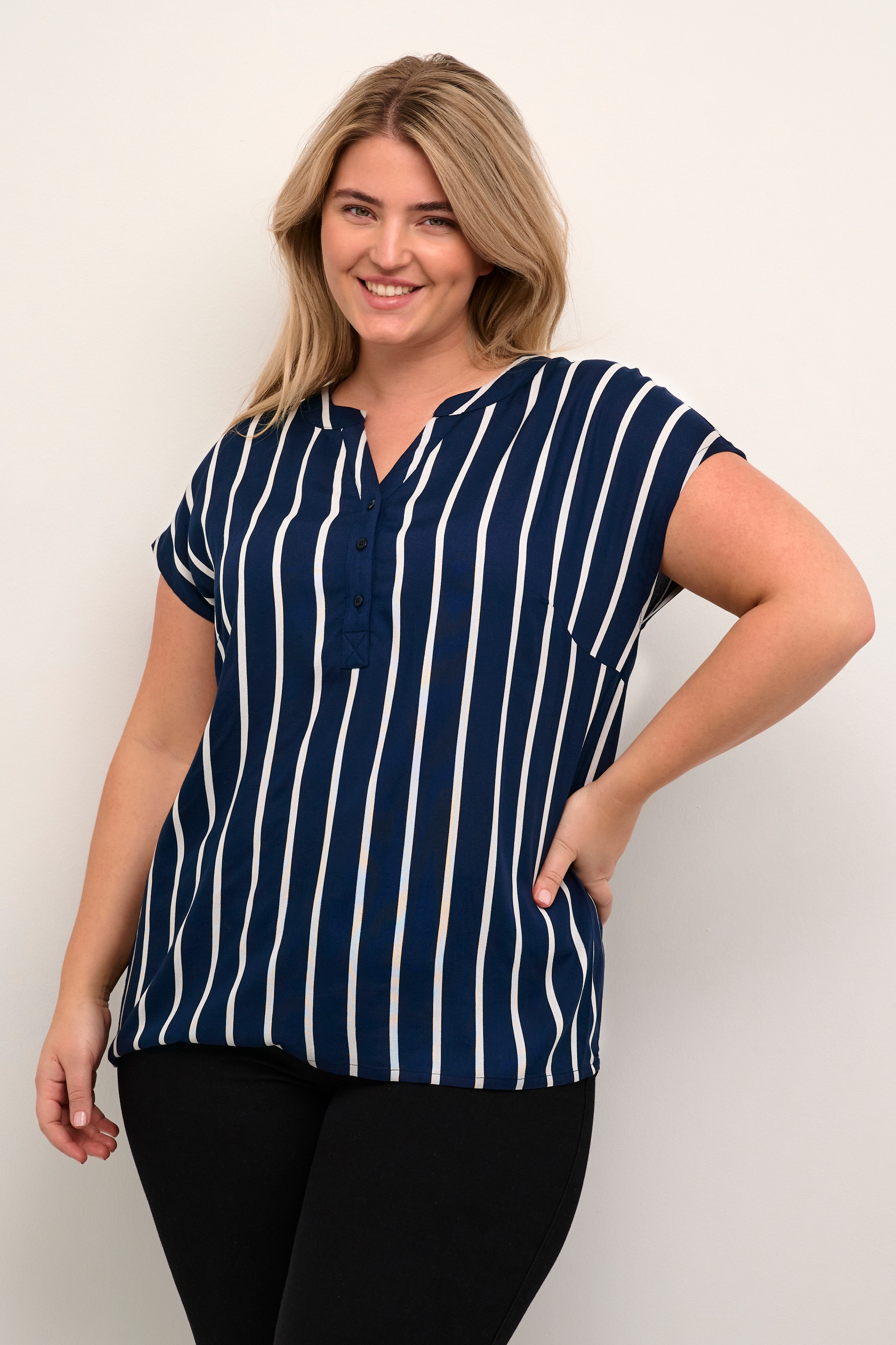 KCsida Blus LOOKBOOK FRONT 10581573-105120