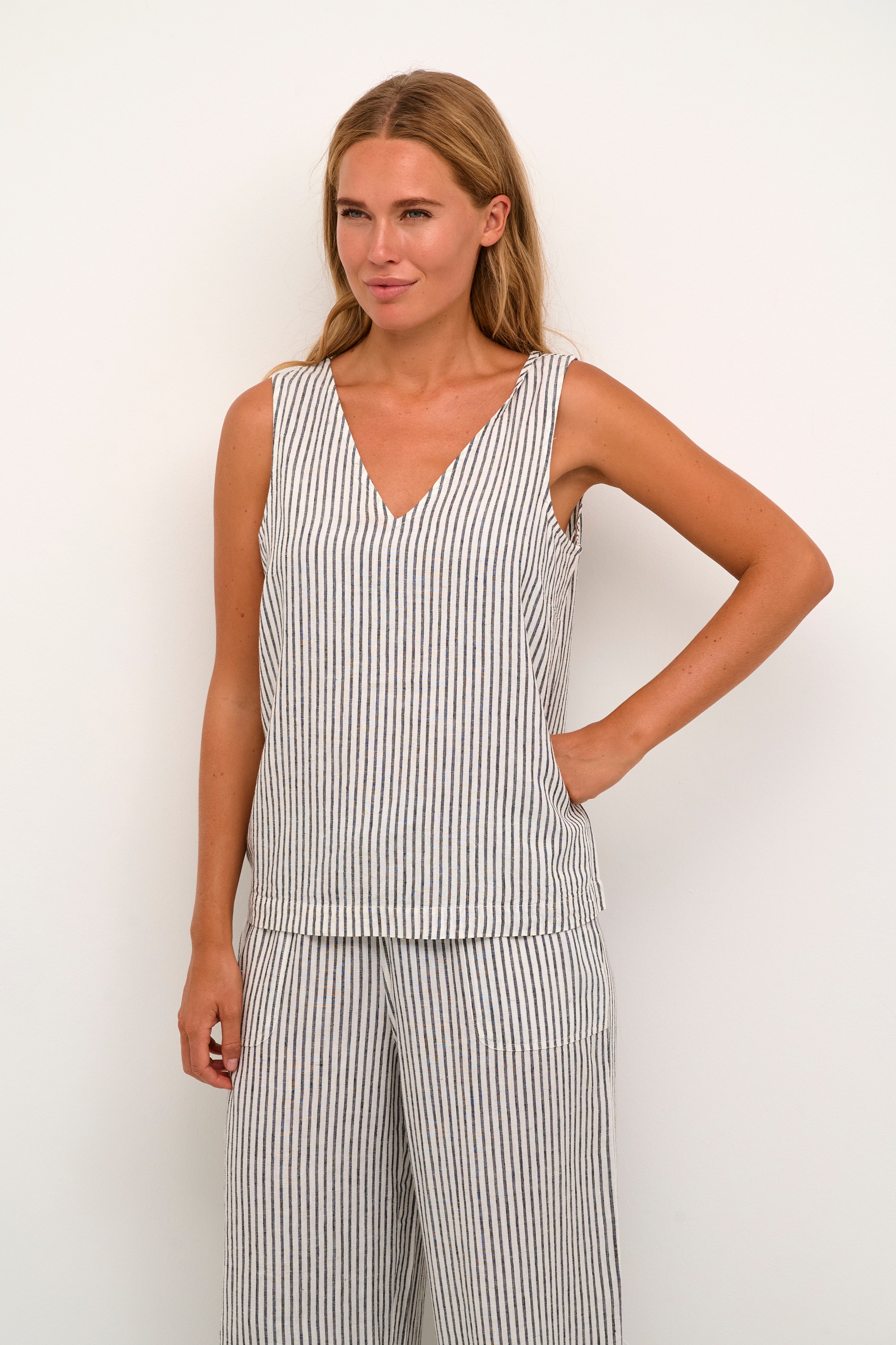 KAmilia Blus LOOKBOOK FRONT 10508426-105465