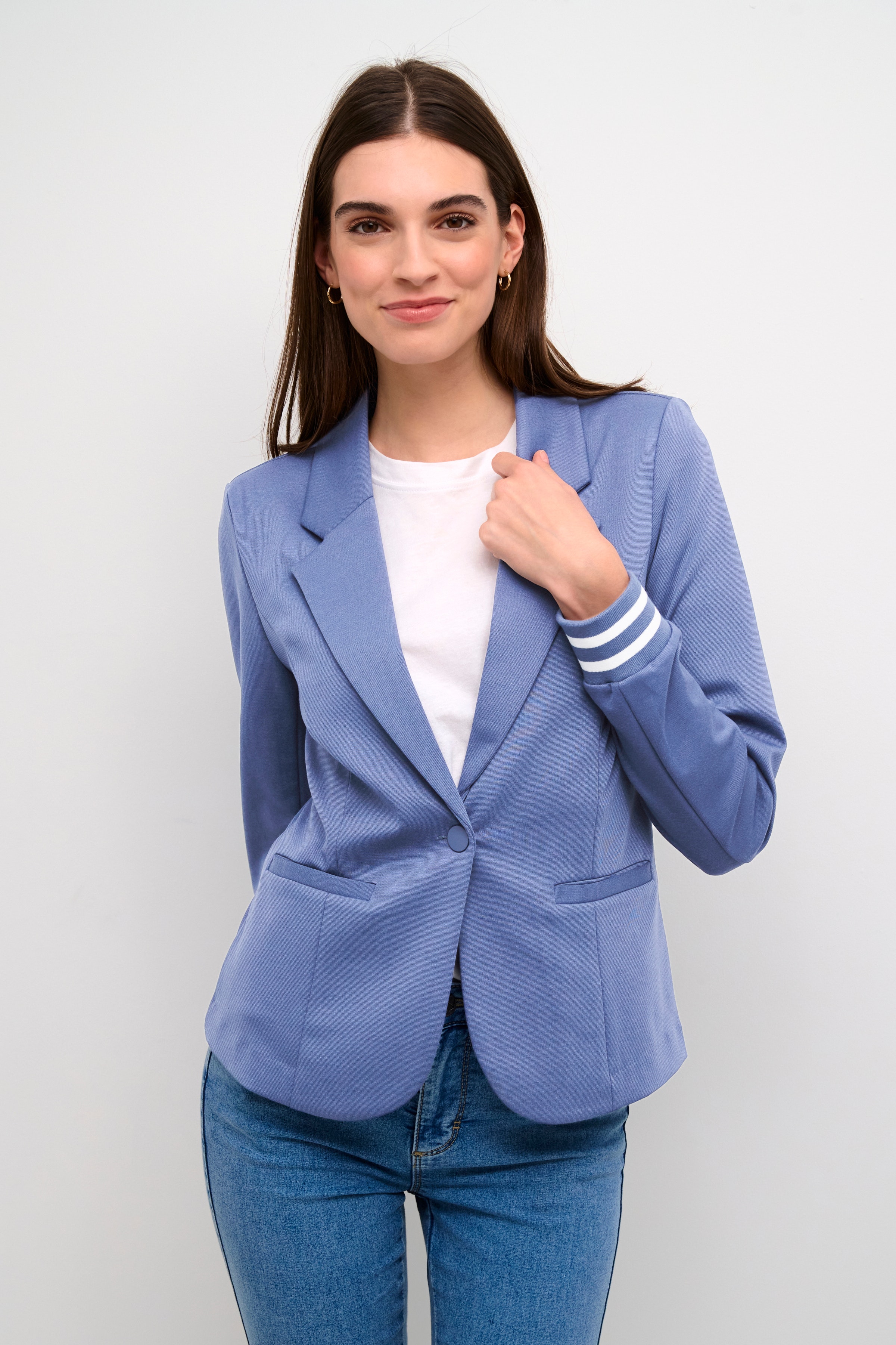 Kinnie Blazer LOOKBOOK FRONT 10550800-106010