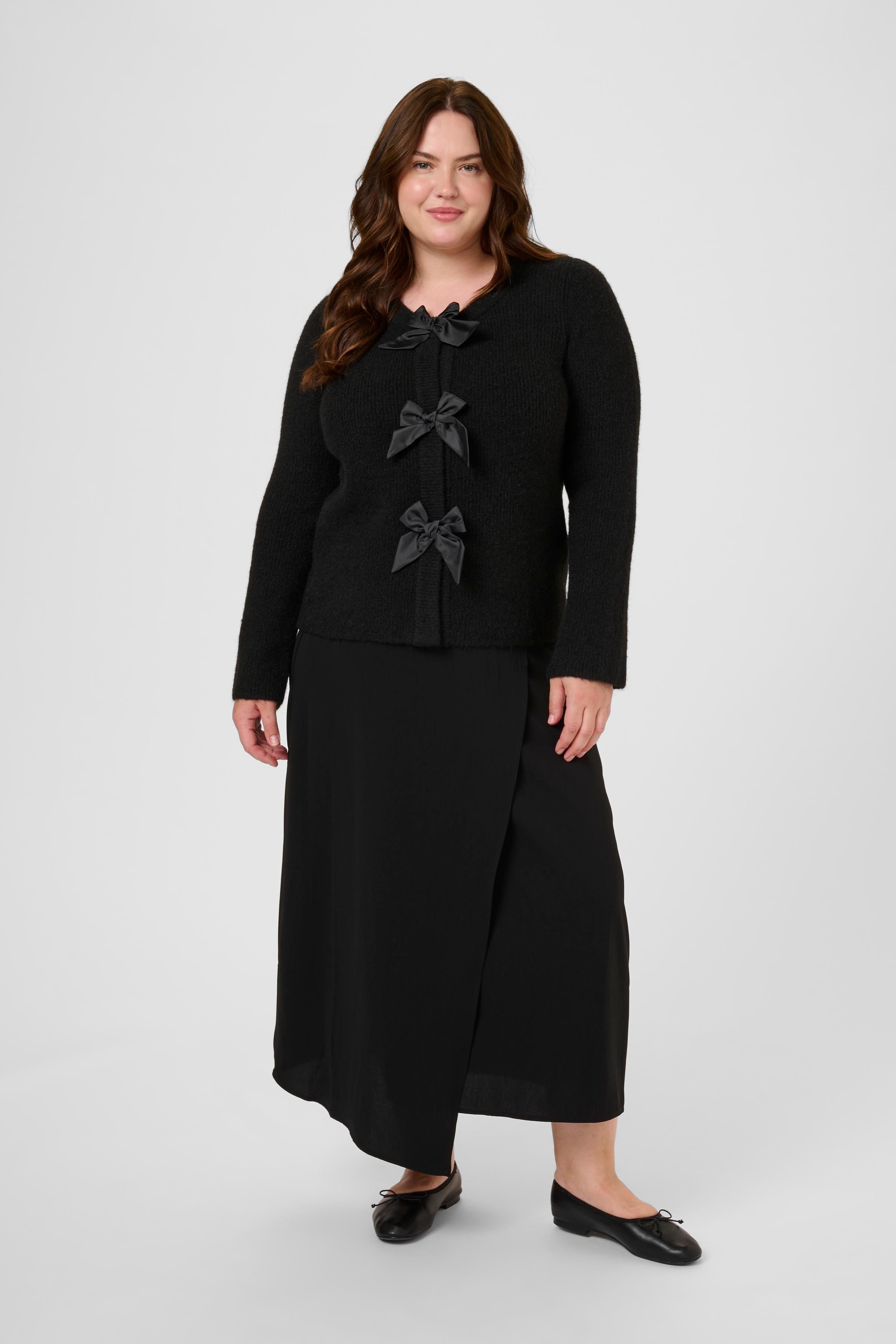 KCmaia Cardigan LOOKBOOK FRONT 10583784-100121