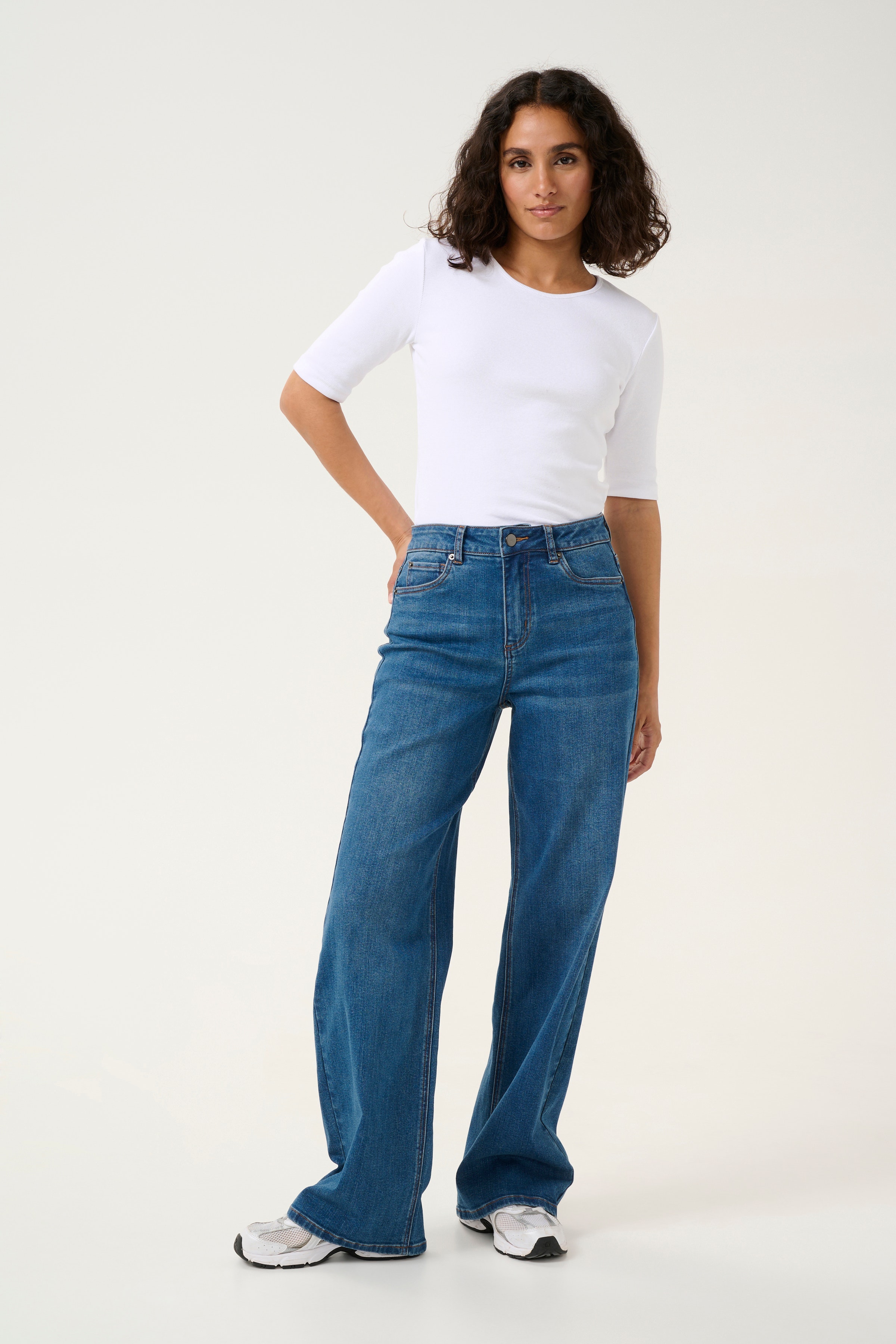 KAsinem Jeans LOOKBOOK FRONT 10509518-102272