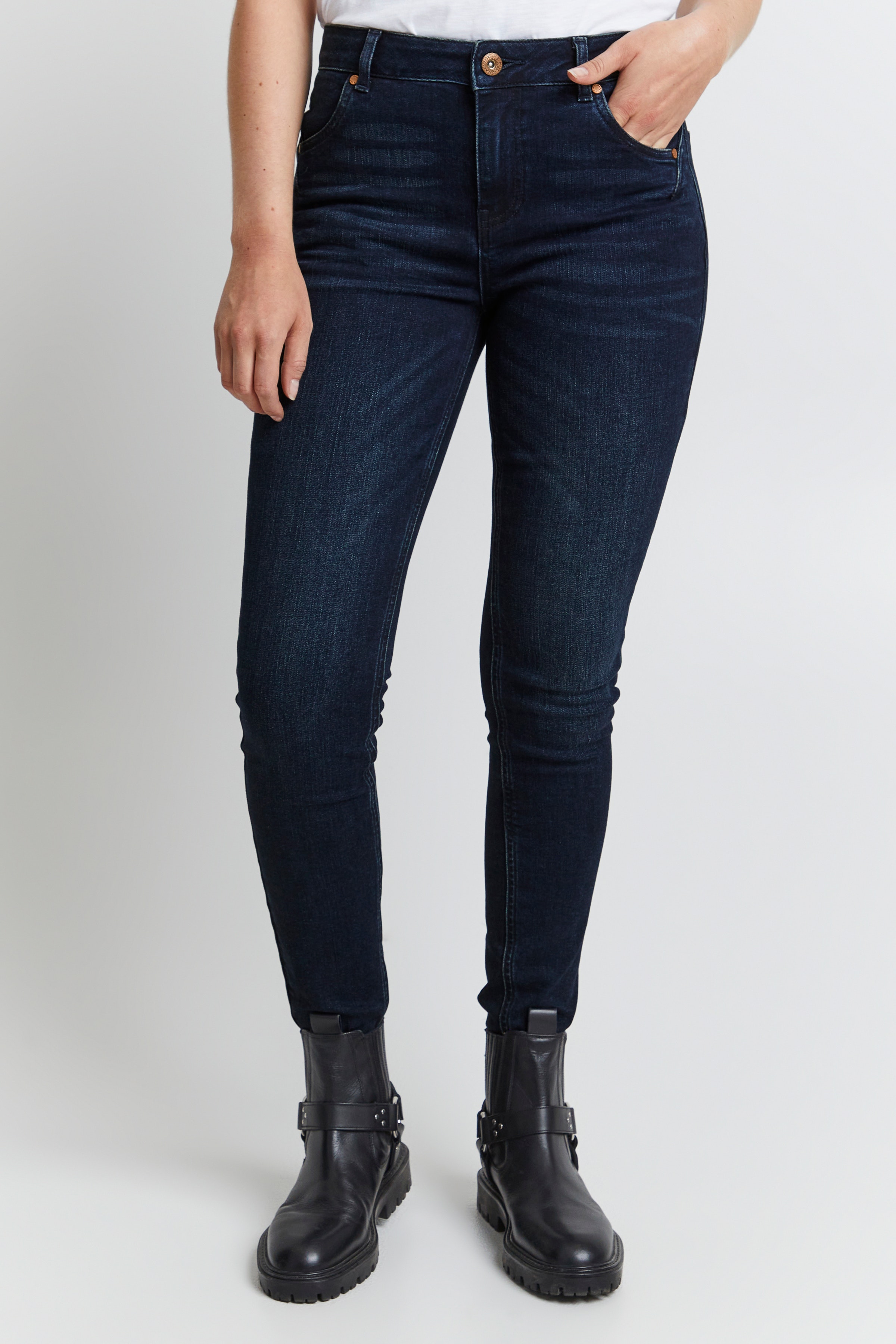 PZEMMA Jeans LOOKBOOK FRONT 50206791-200002