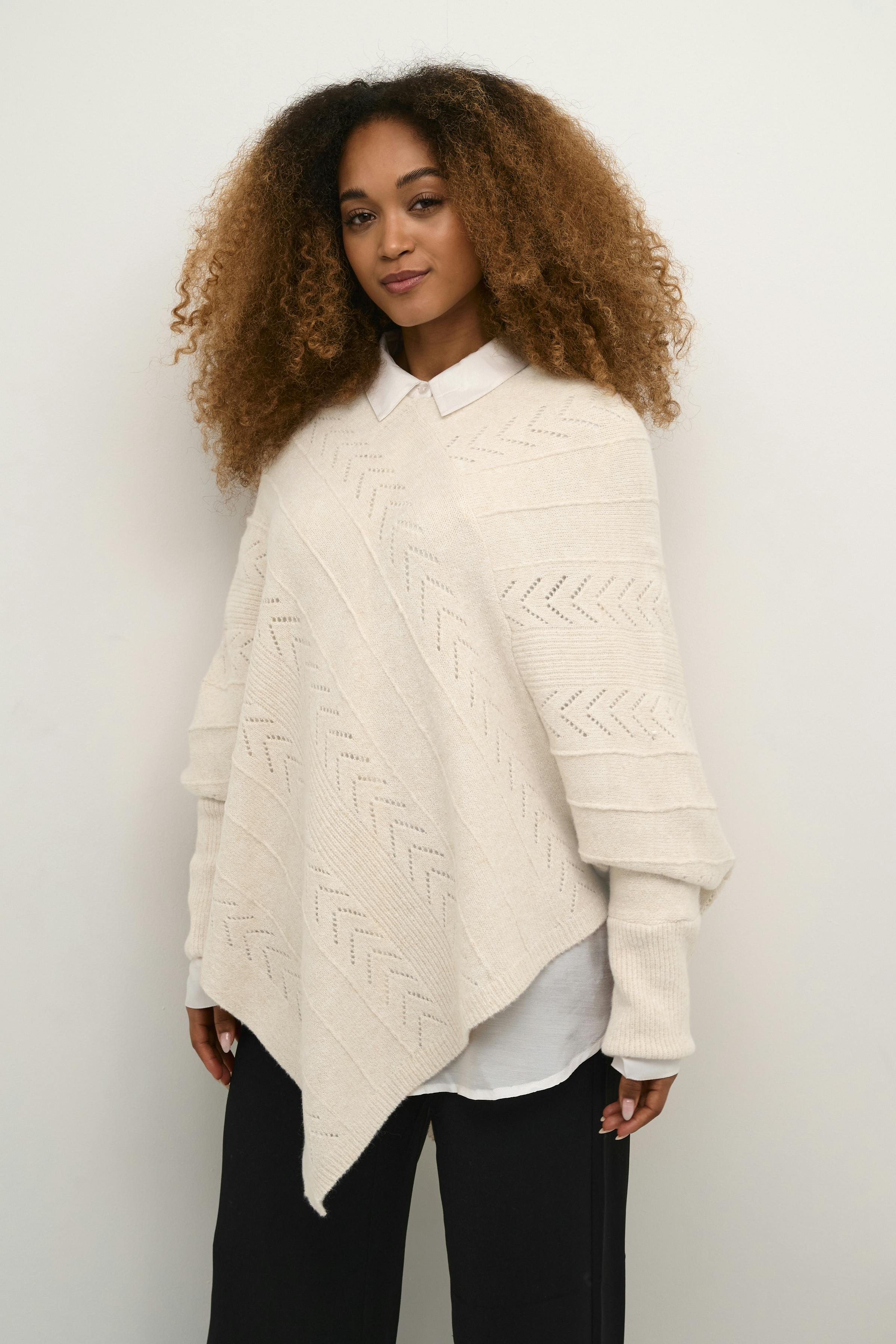 CRHoliday Poncho LOOKBOOK FRONT 10610828-100232