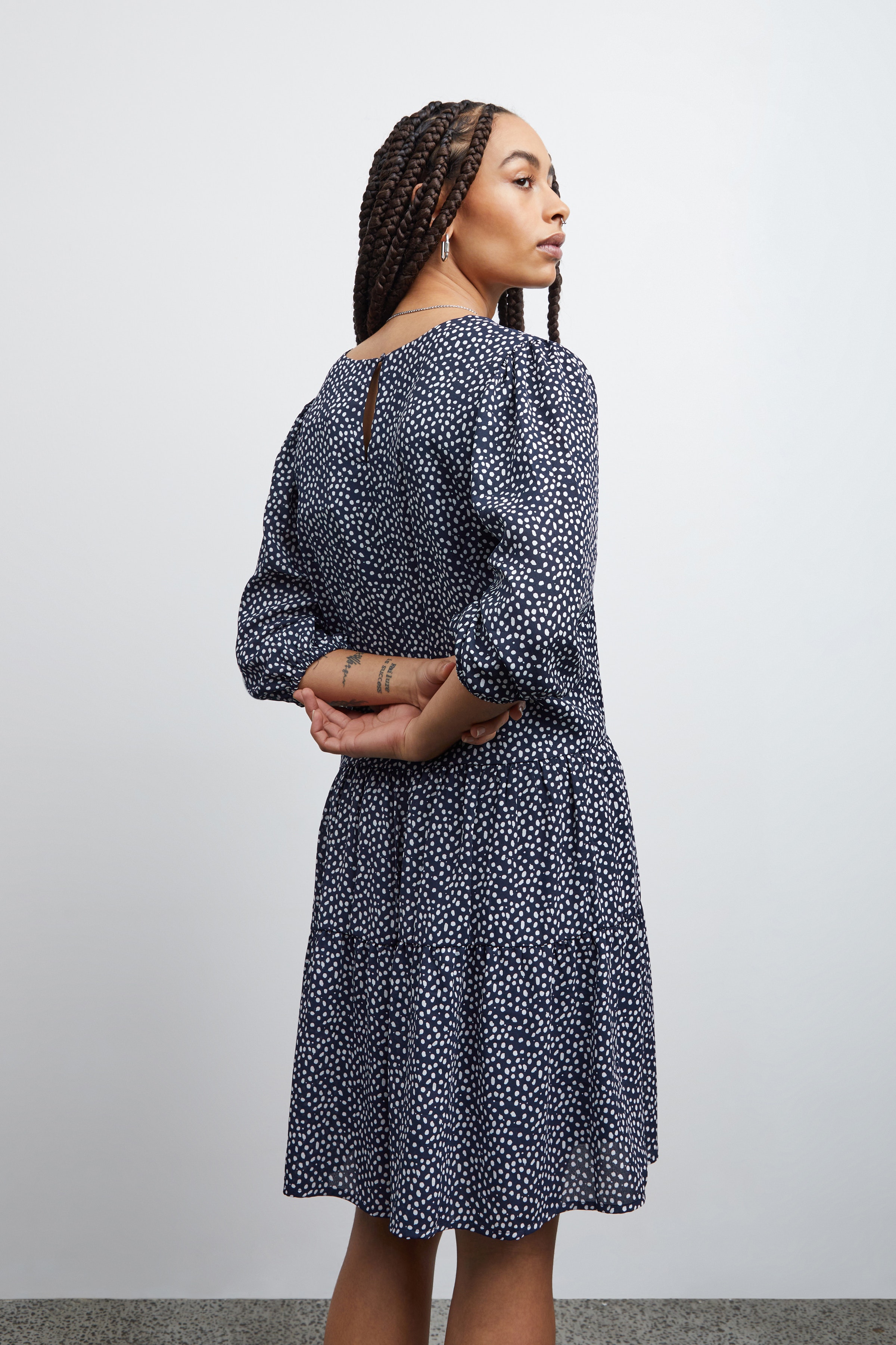 IHELUMA Kjole LOOKBOOK BACK 20118366-200896