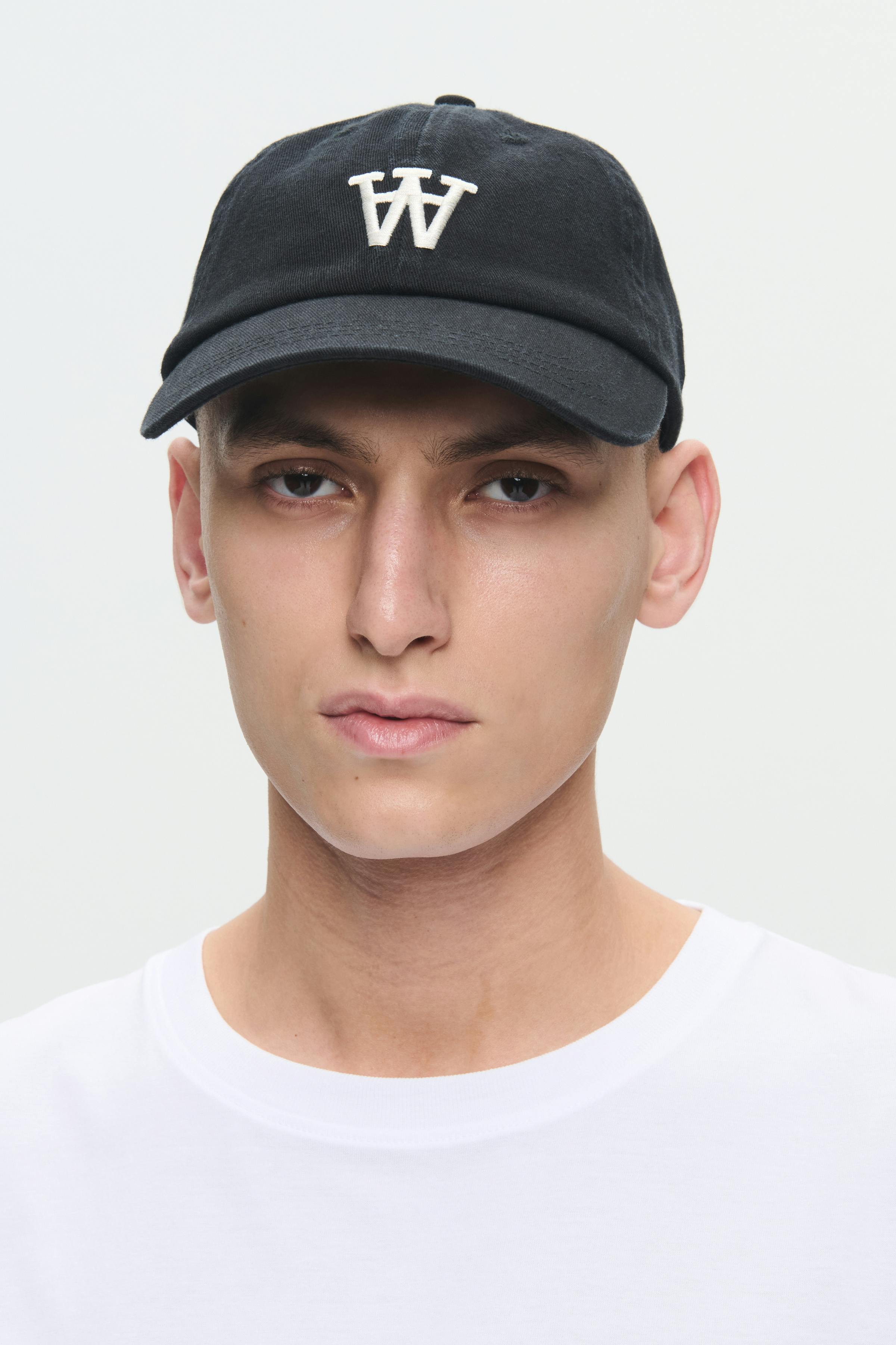 WWEli Cap LOOKBOOK FRONT 30251374-303700