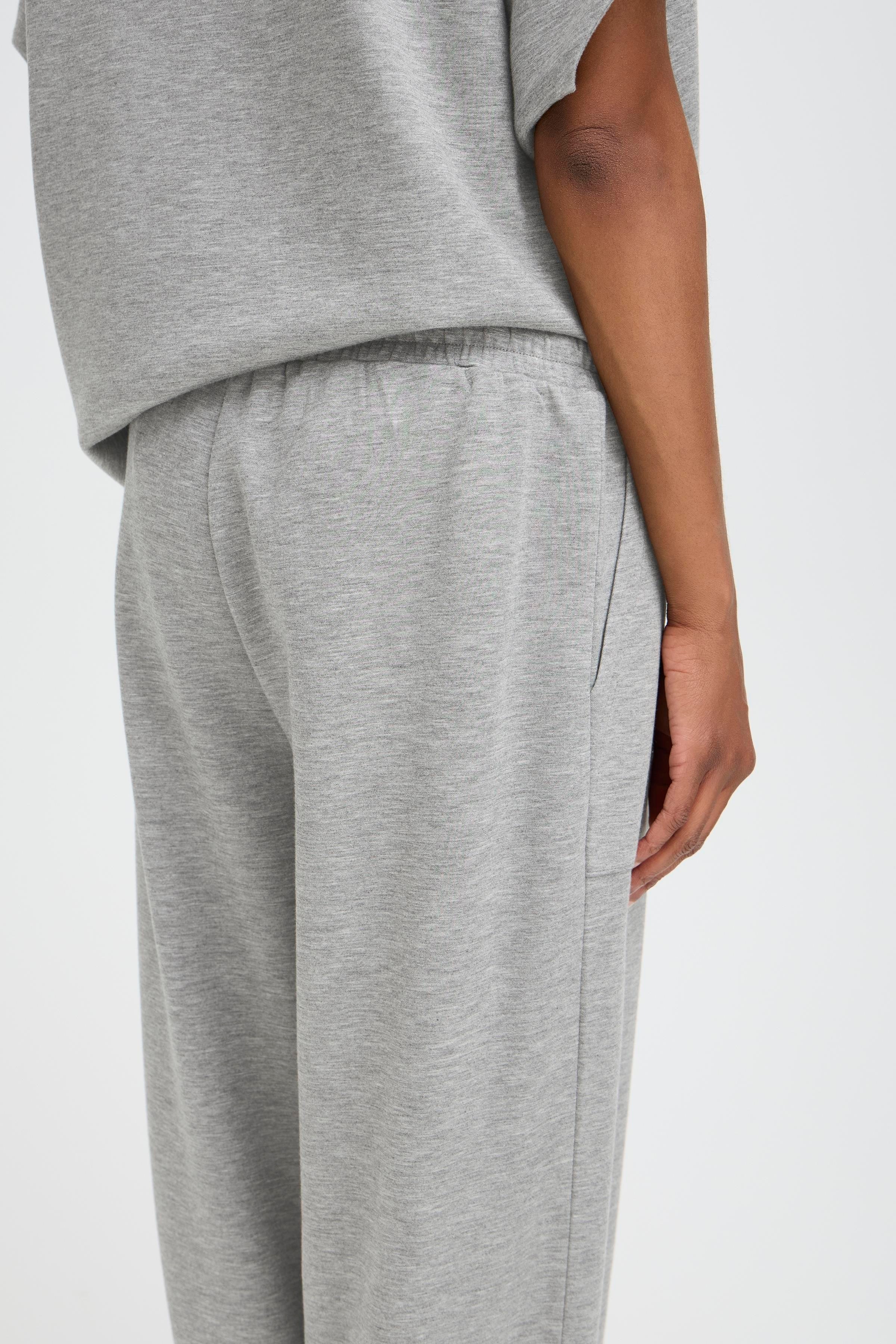 BYPUSTI Hose LOOKBOOK DETAIL 20817177-200455