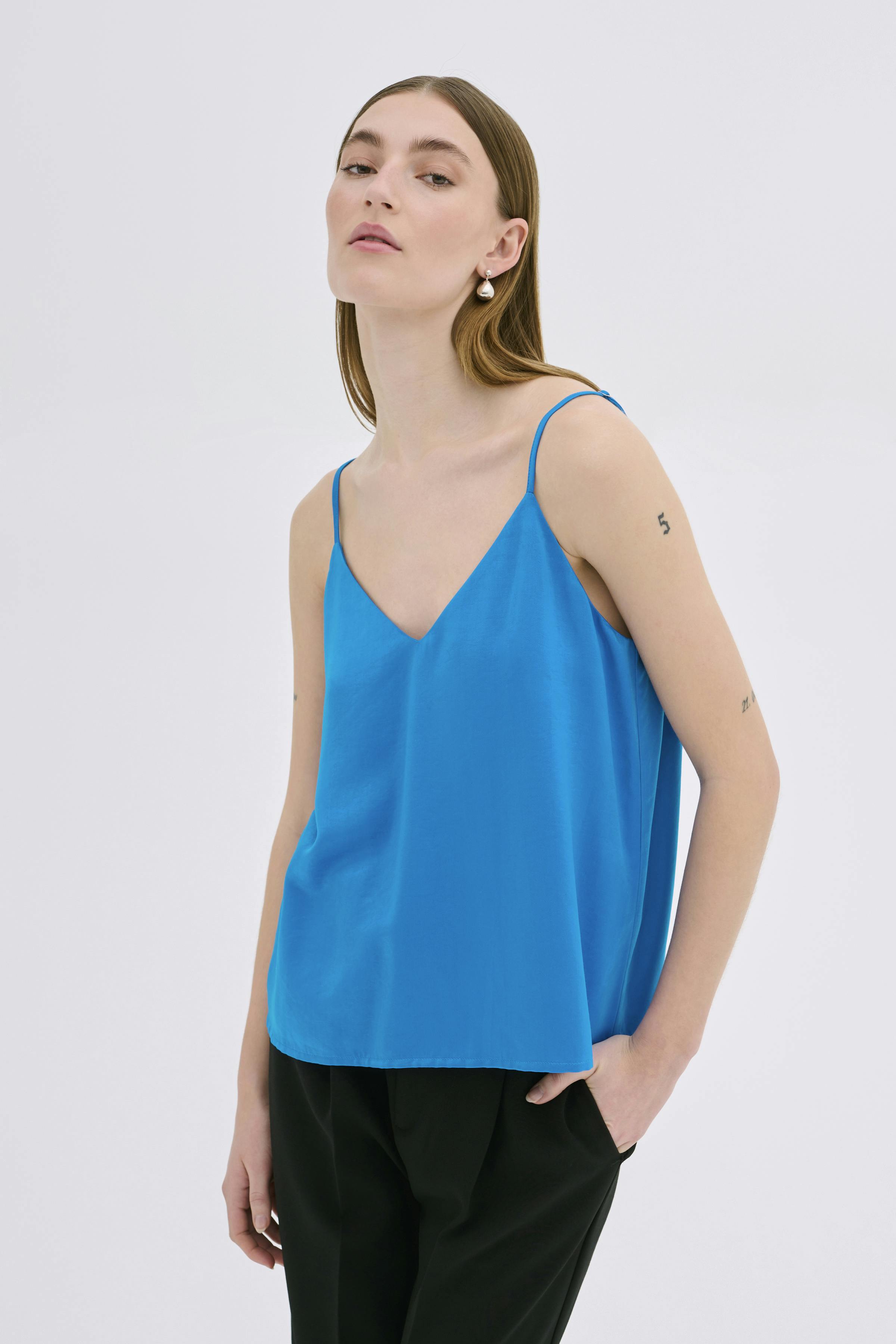 EstelleMW Top LOOKBOOK FRONT 10704426-184244