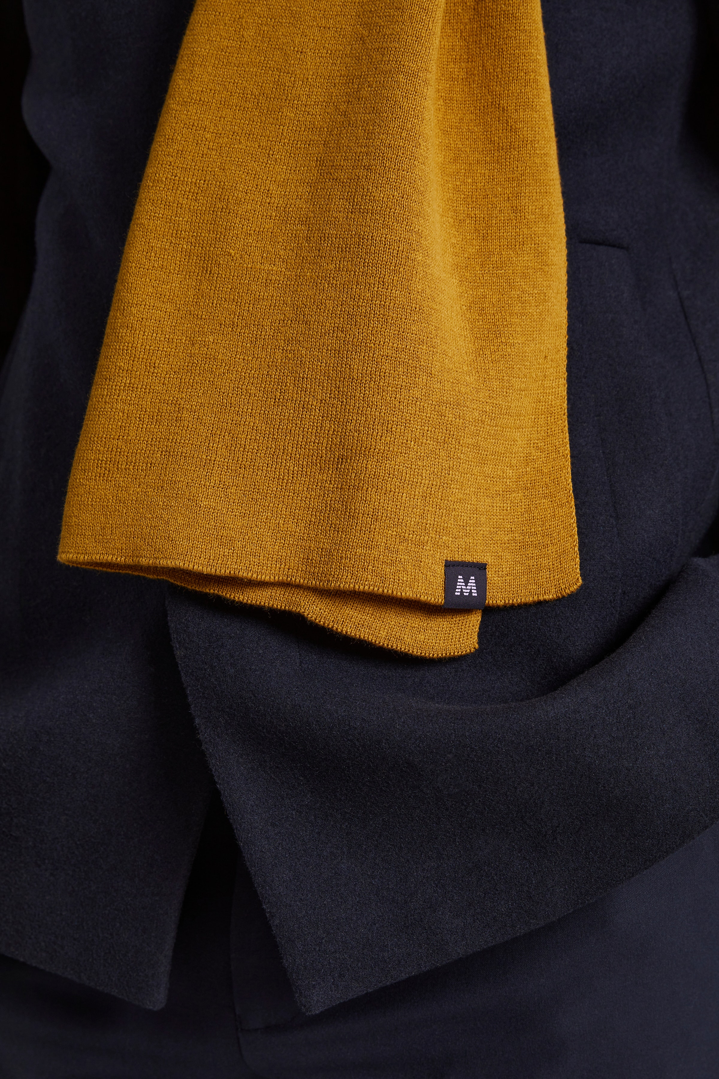 MAaydon Scarf LOOKBOOK DETAIL 30204796-180935