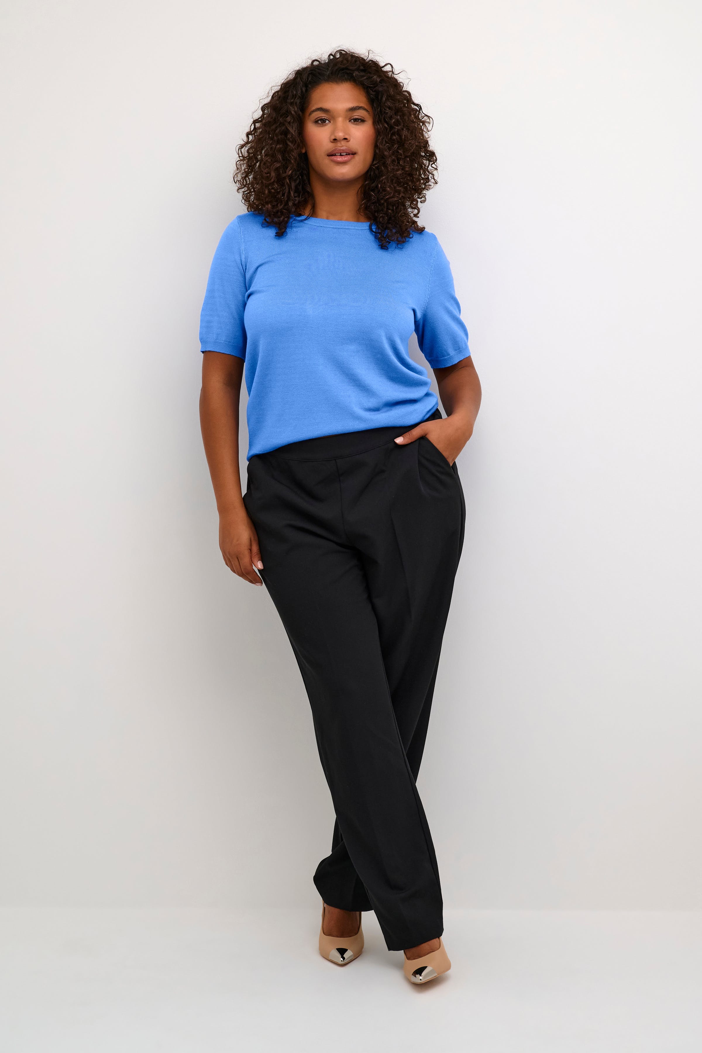 KClizzy Pullover LOOKBOOK FRONT 10582205-174037