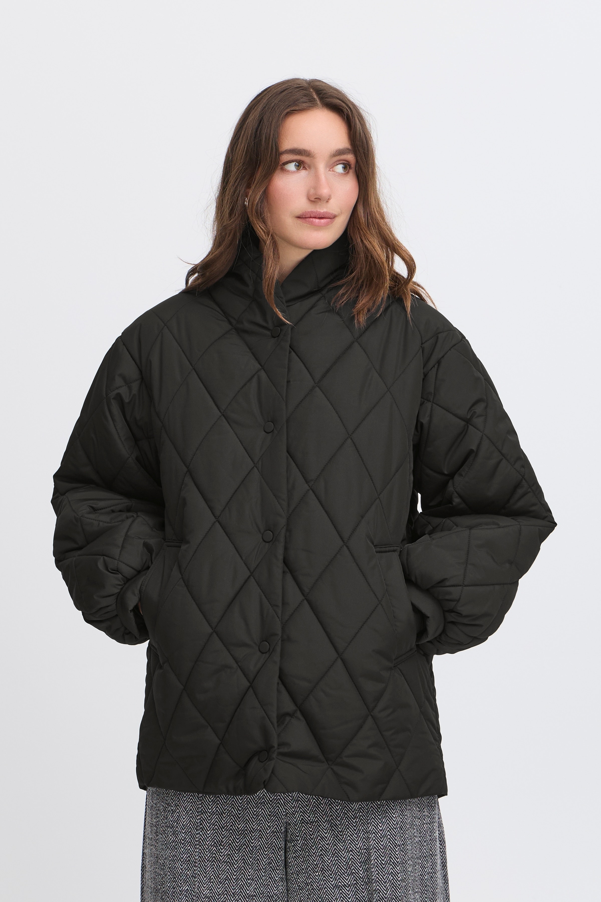 IHHANSA Yttertøy LOOKBOOK FRONT 20118774-194008