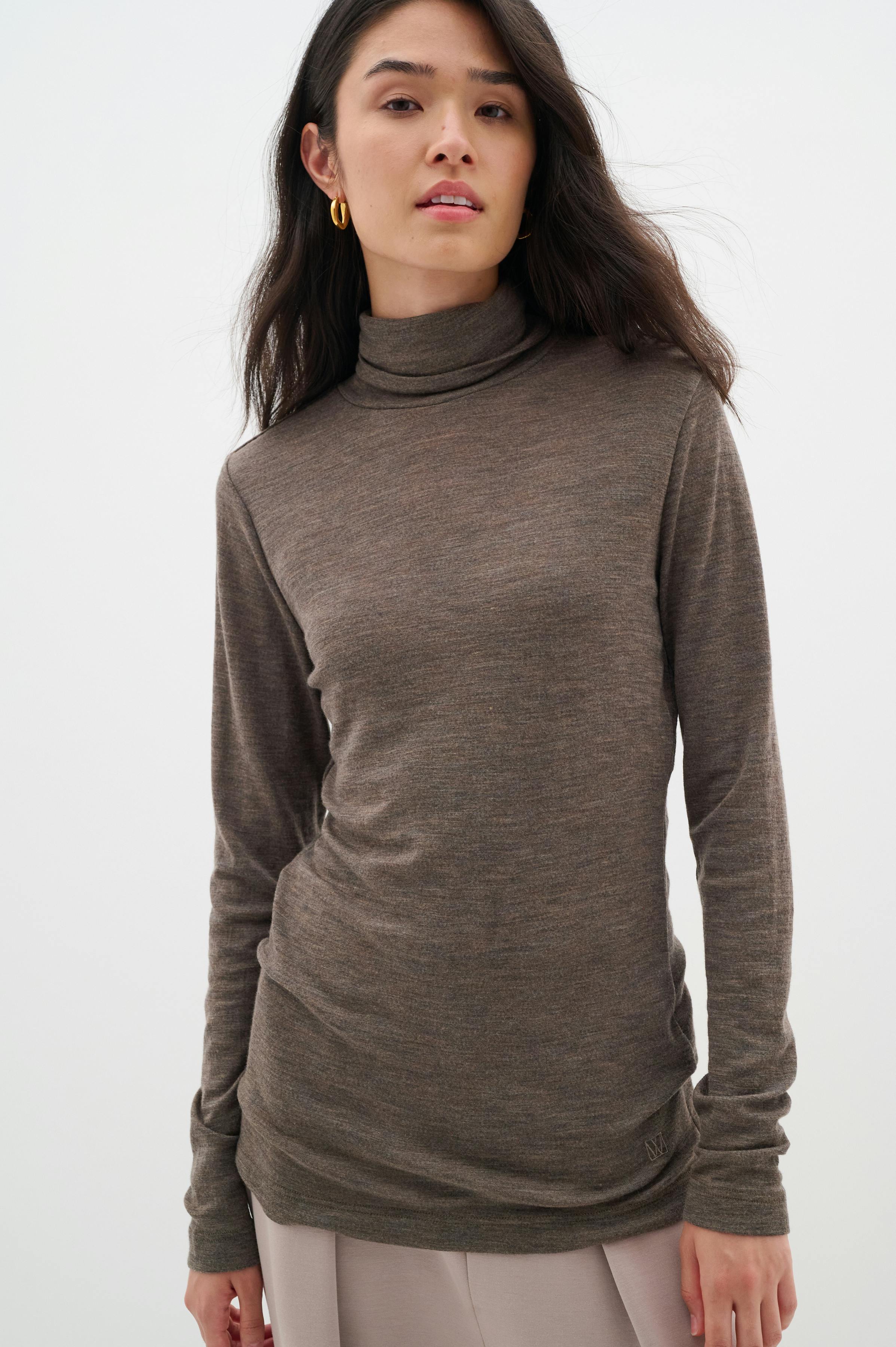 FangIW Wool Rollneck T-shirt LOOKBOOK FRONT 30106097-300872