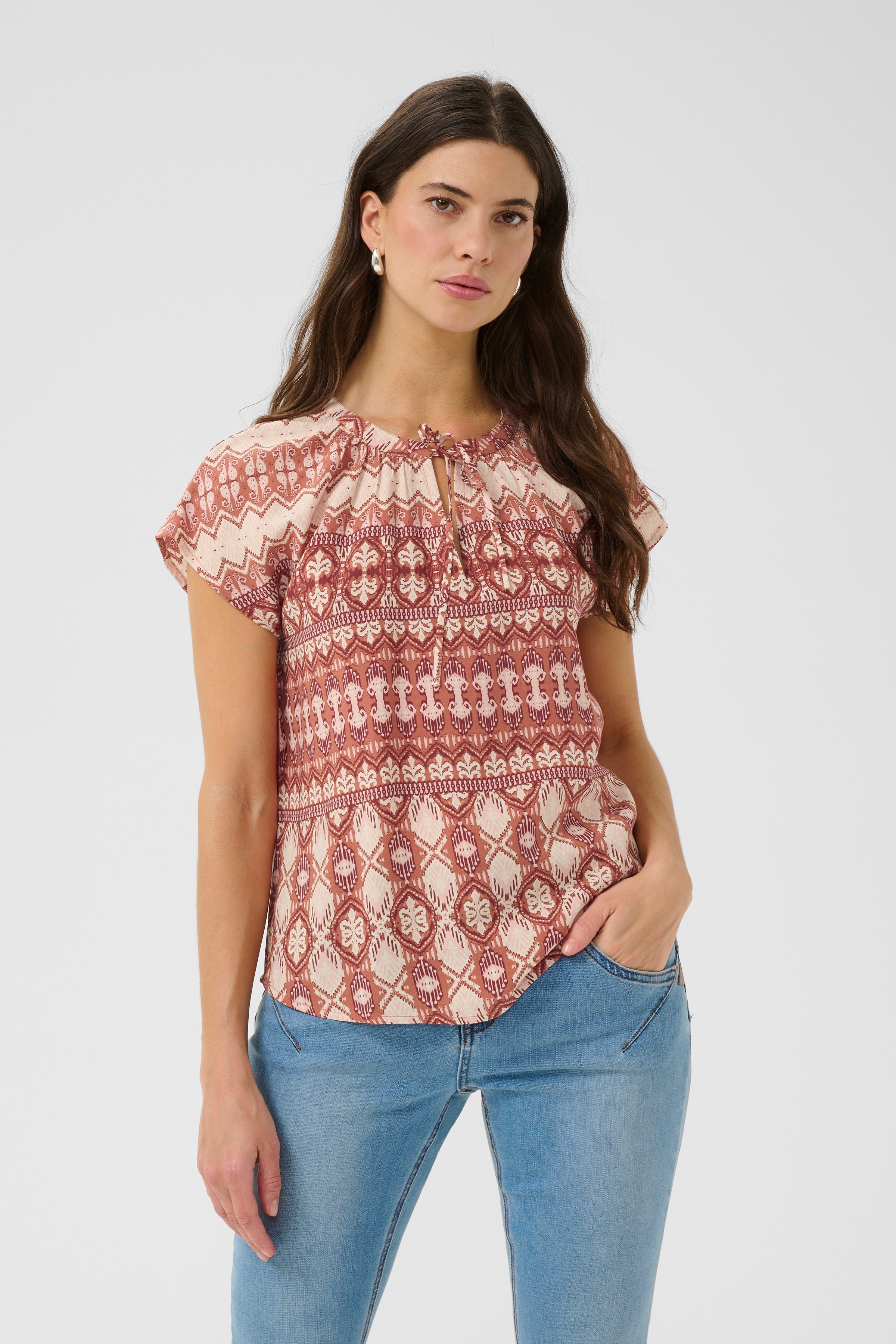 CRTiah Bluse LOOKBOOK FRONT 10613602-107520