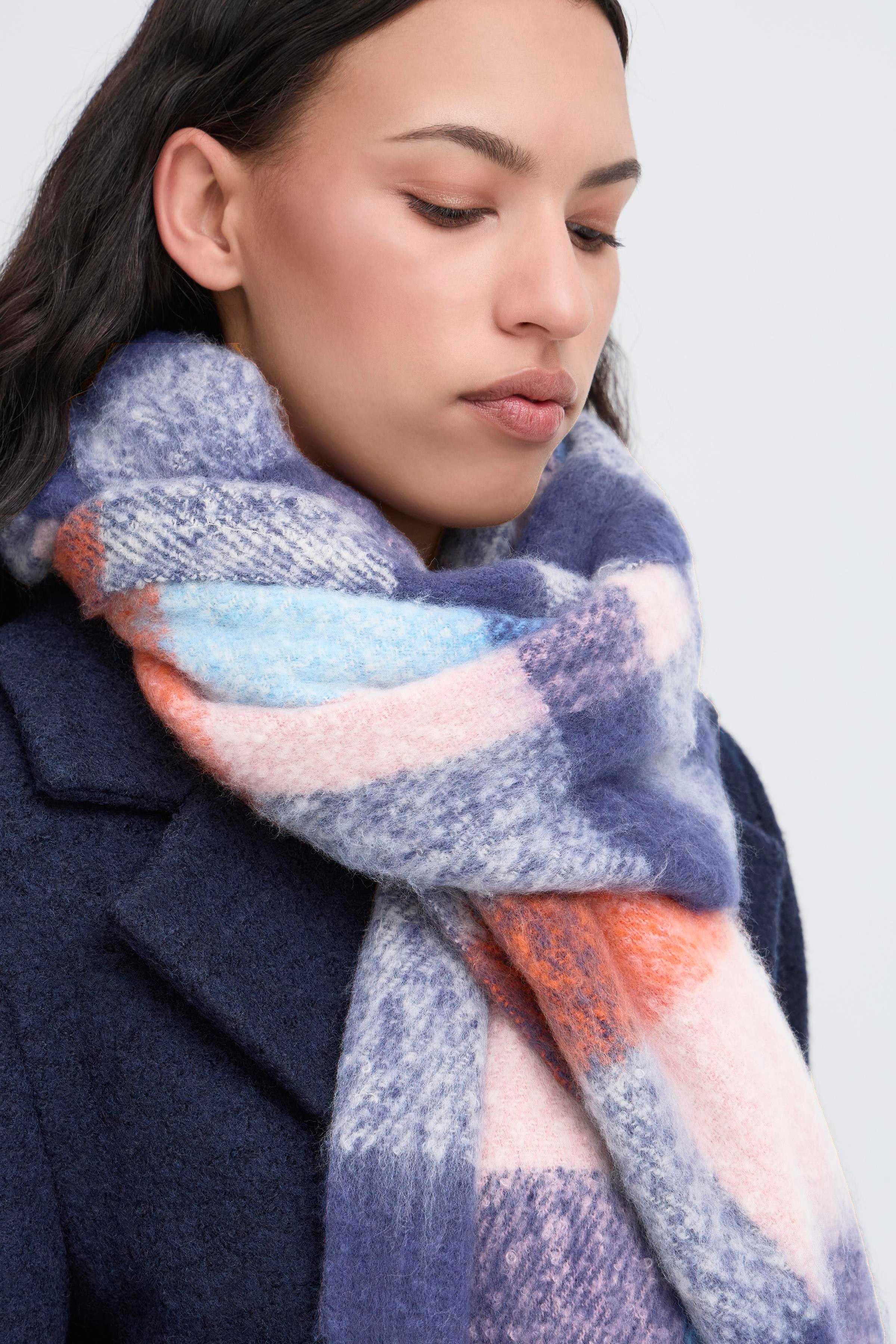 IALAJA Scarf LOOKBOOK FRONT 20124413-193925