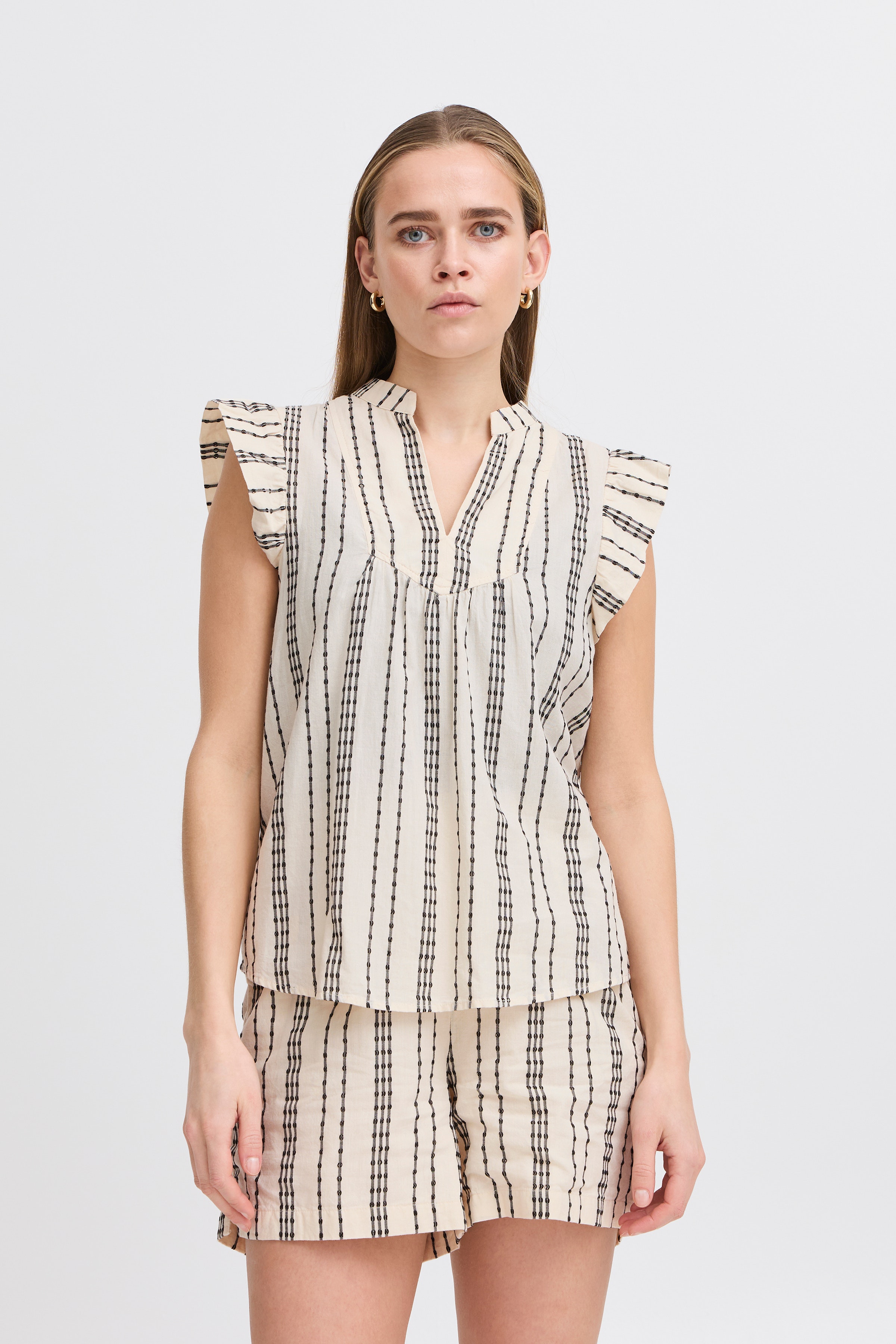 IHJOSINE Ærmeløs bluse LOOKBOOK FRONT 20122692-204335