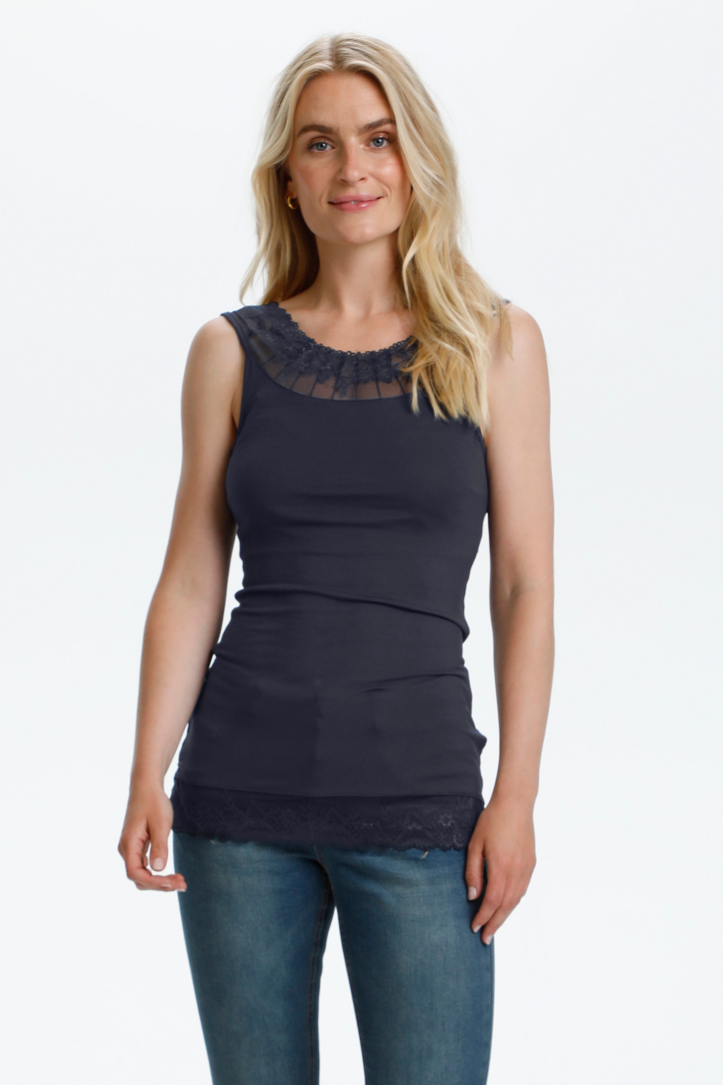 Florence Blouse LOOKBOOK FRONT 10600385-62701