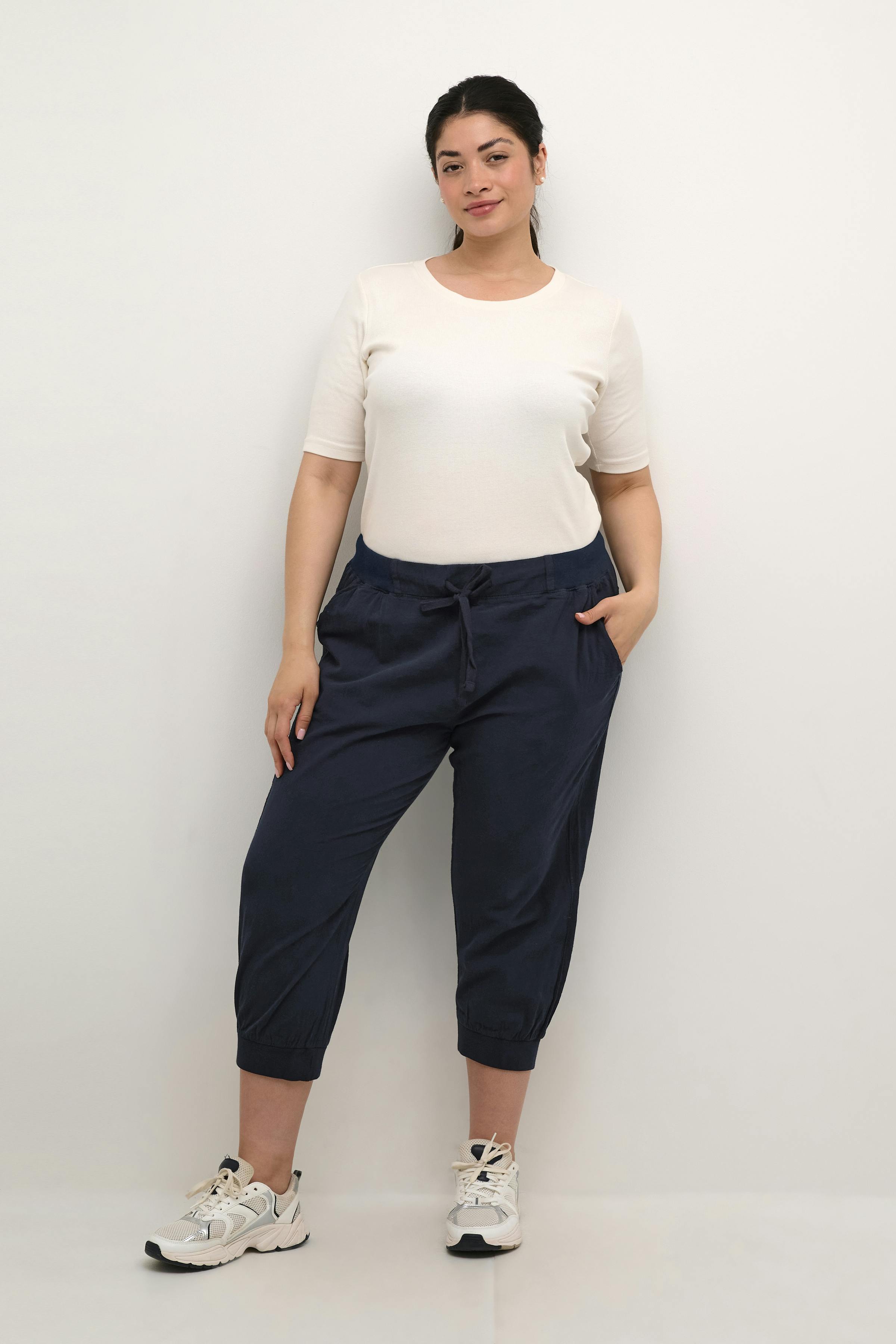 KCnana Caprihose LOOKBOOK FRONT 10580057-194020