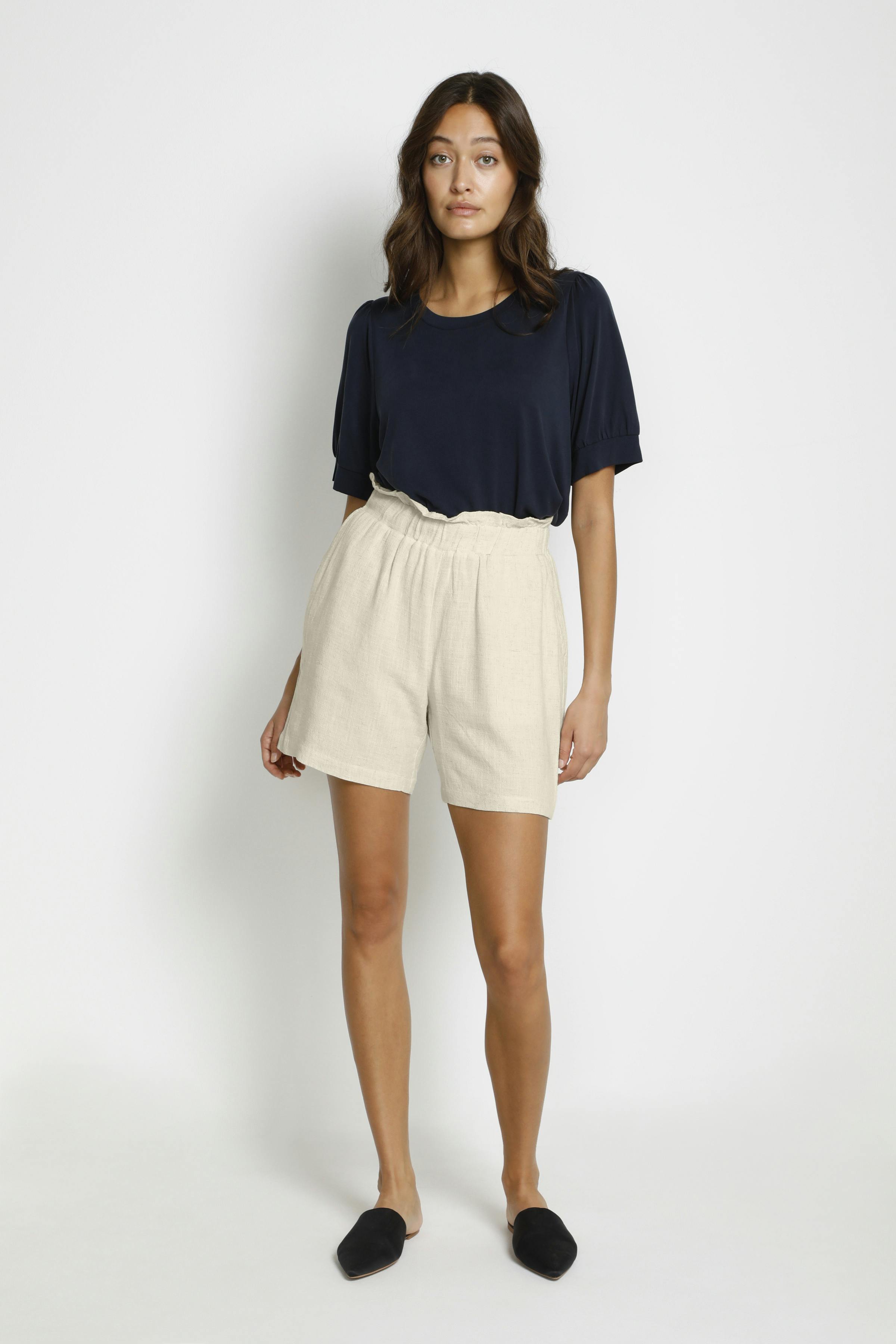 CUbine Linen Shorts LOOKBOOK FRONT 50108638-1512251