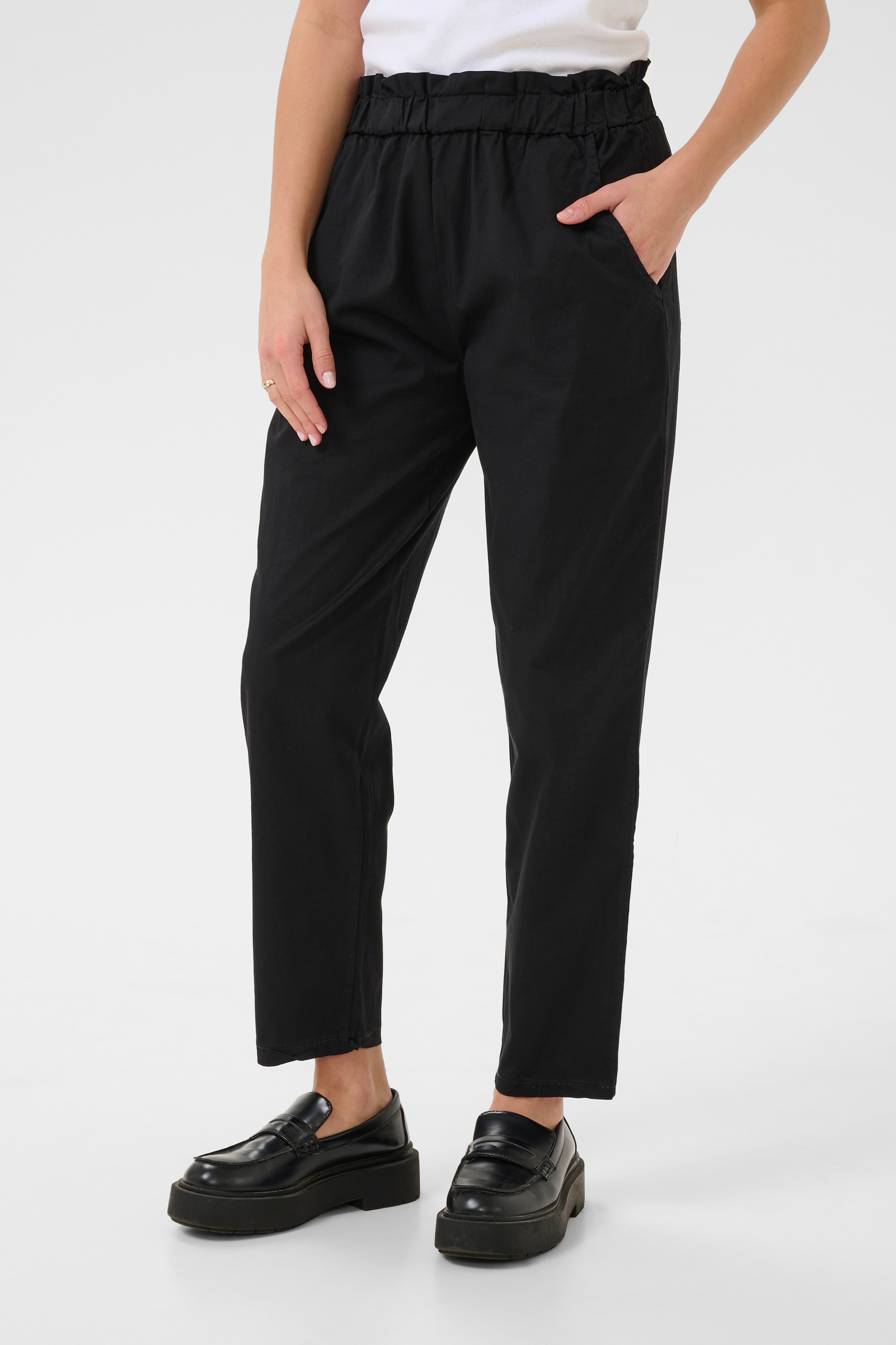 BPfale Trousers LOOKBOOK FRONT 40103535-400010