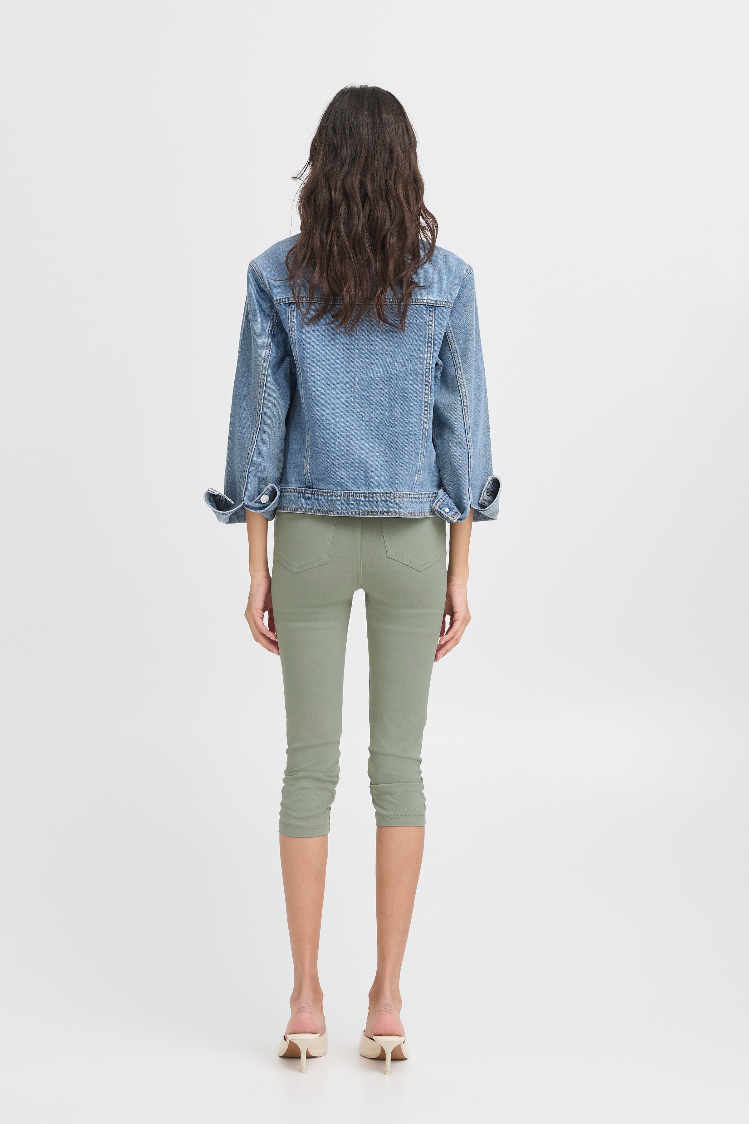 BYKEIRA Capri pants LOOKBOOK BACK 20805611-176212