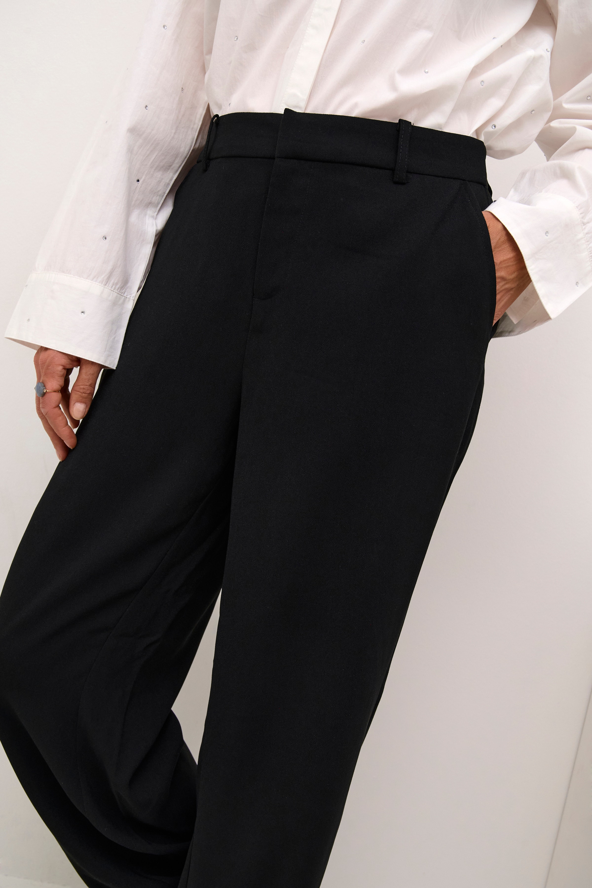 61 Trousers LOOKBOOK DETAIL 10611708-100120