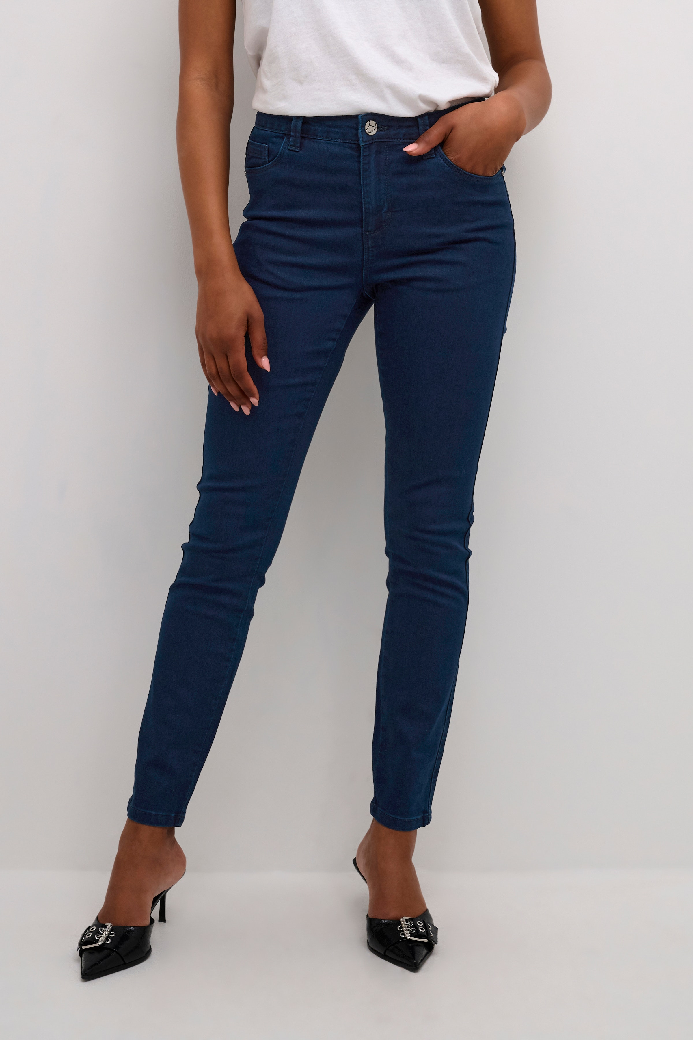 KAvicky Jeans LOOKBOOK FRONT 10503761-102717