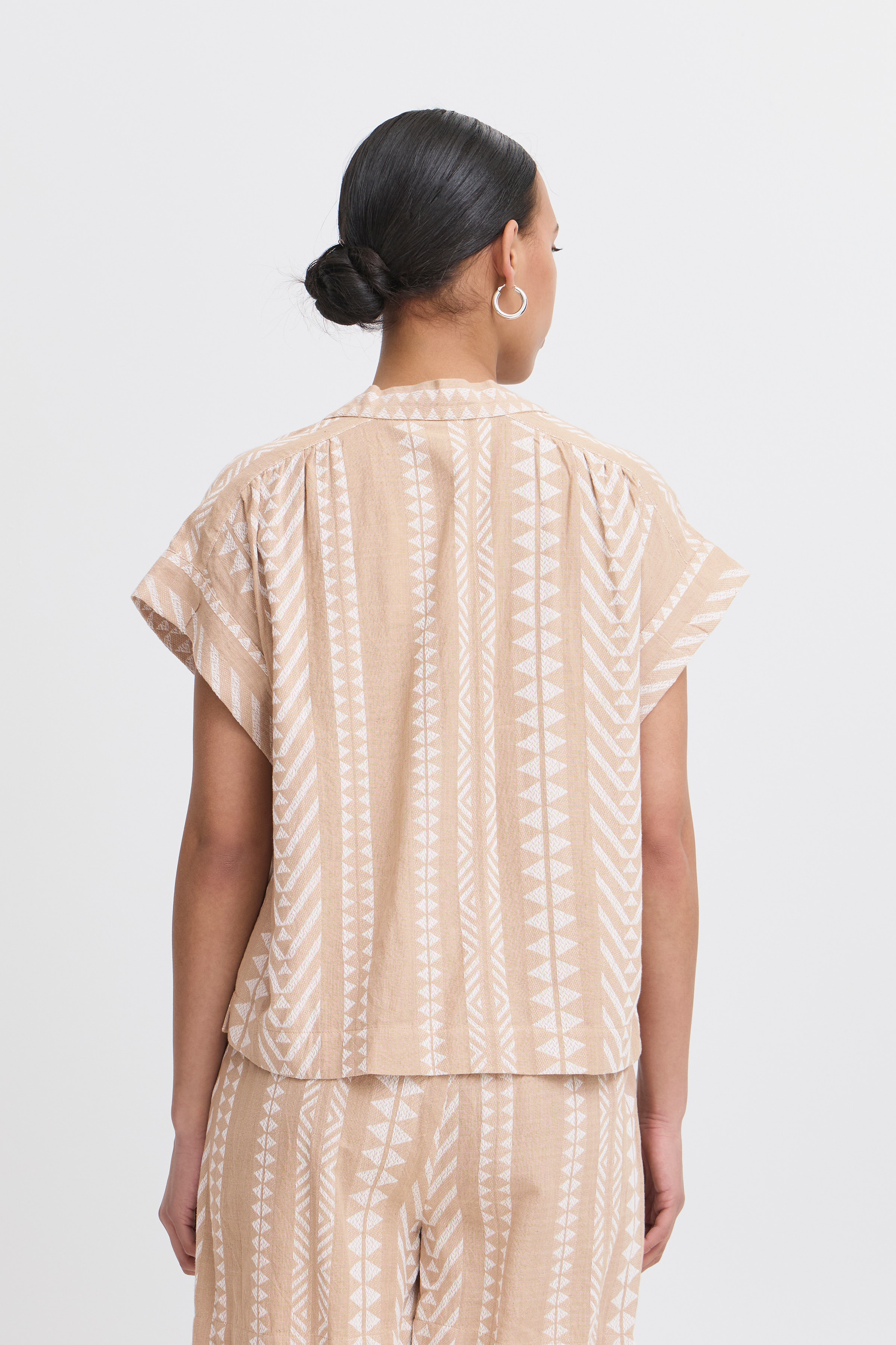IHWALDINA Bluse LOOKBOOK BACK 20123365-160906