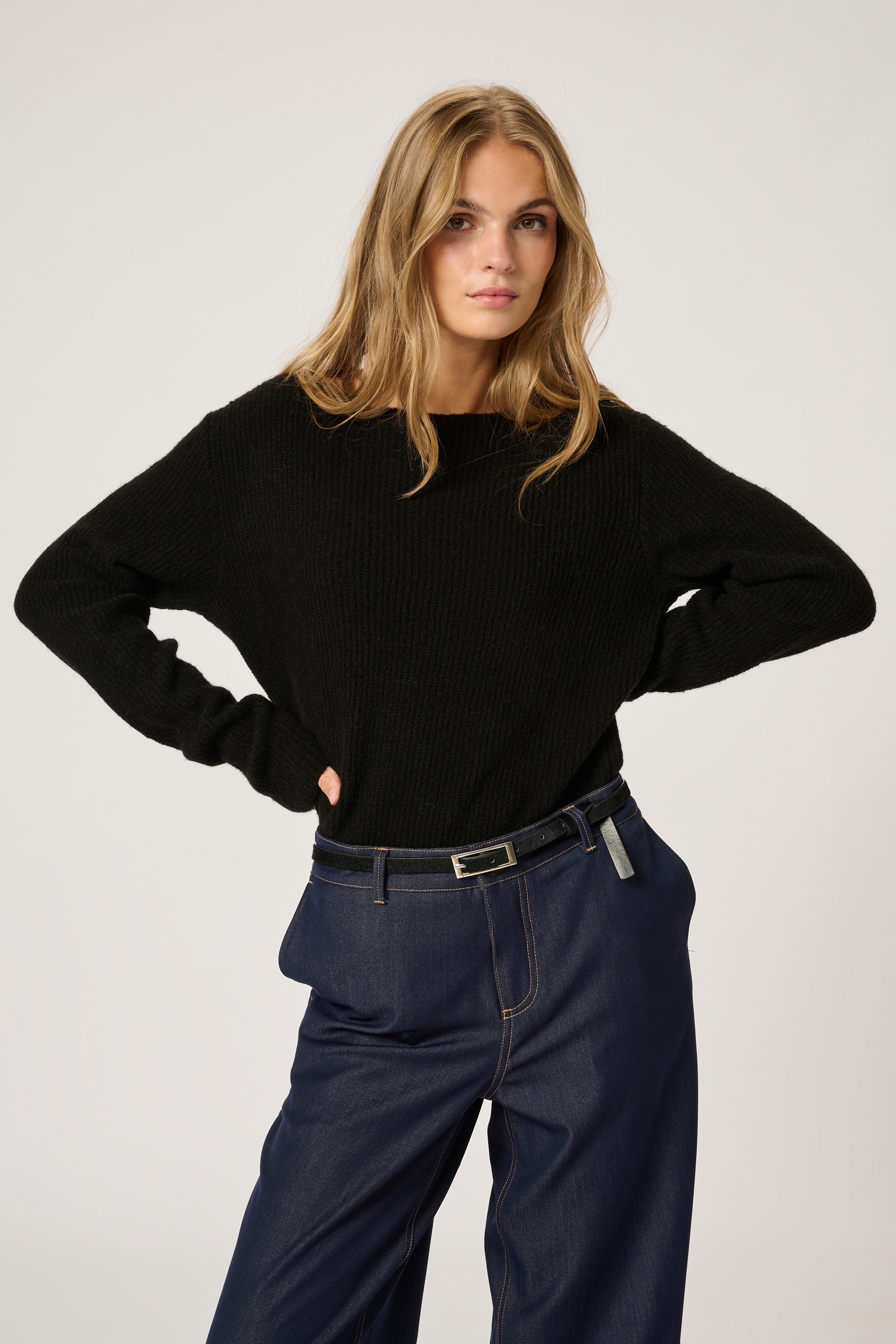 LunaMW Boatneck Knit LOOKBOOK FRONT 10704955-100031