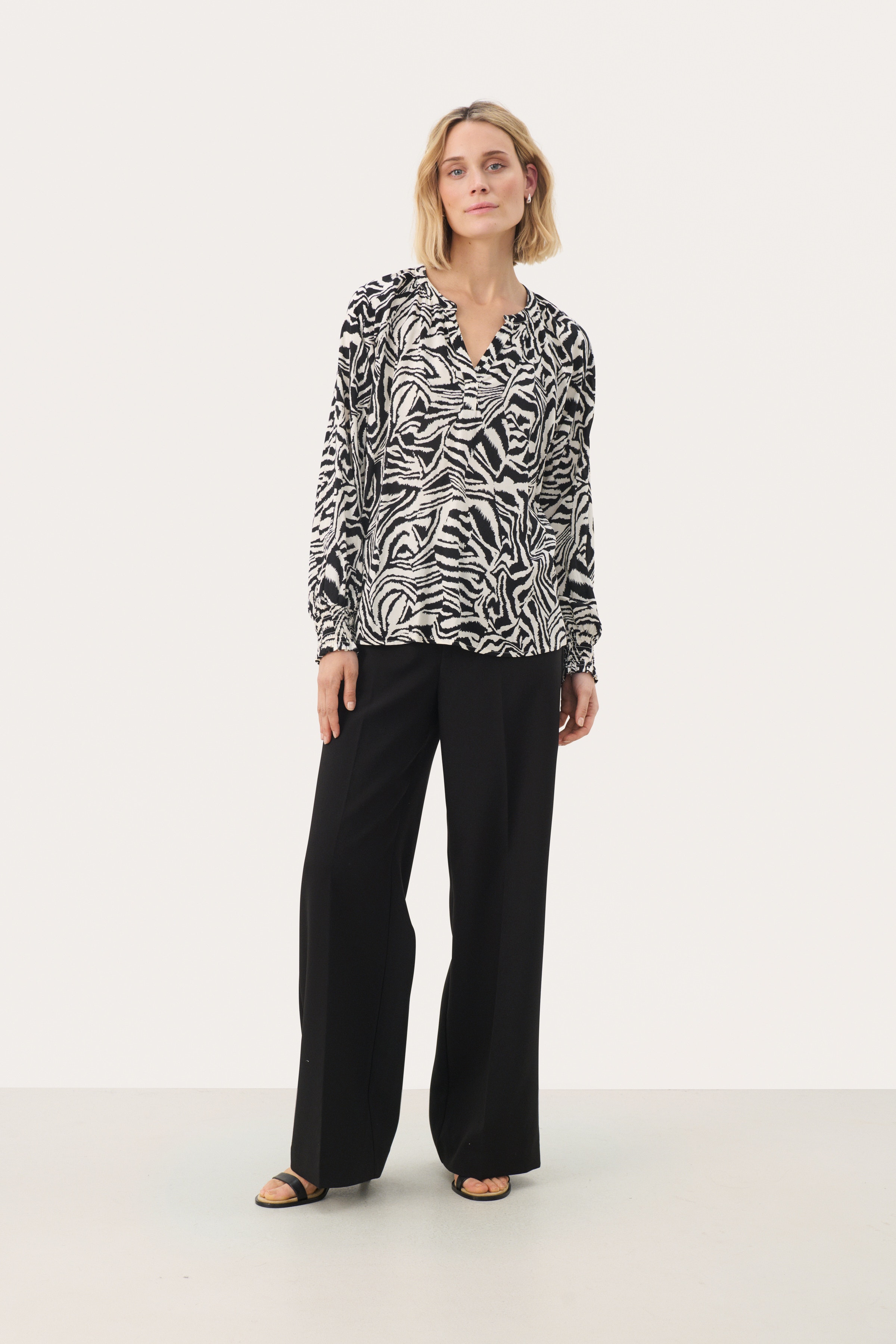 TenniePW Blouse LOOKBOOK FRONT 30309550-304011