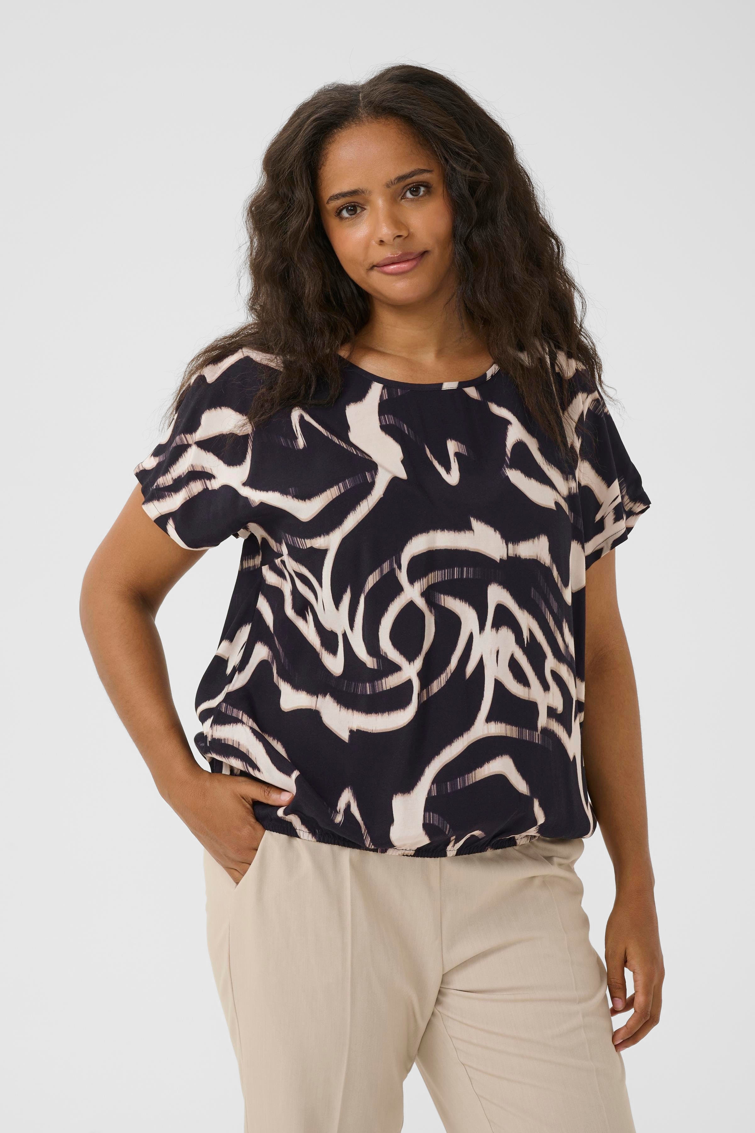 KCmaren Blus LOOKBOOK FRONT 10583404-107701