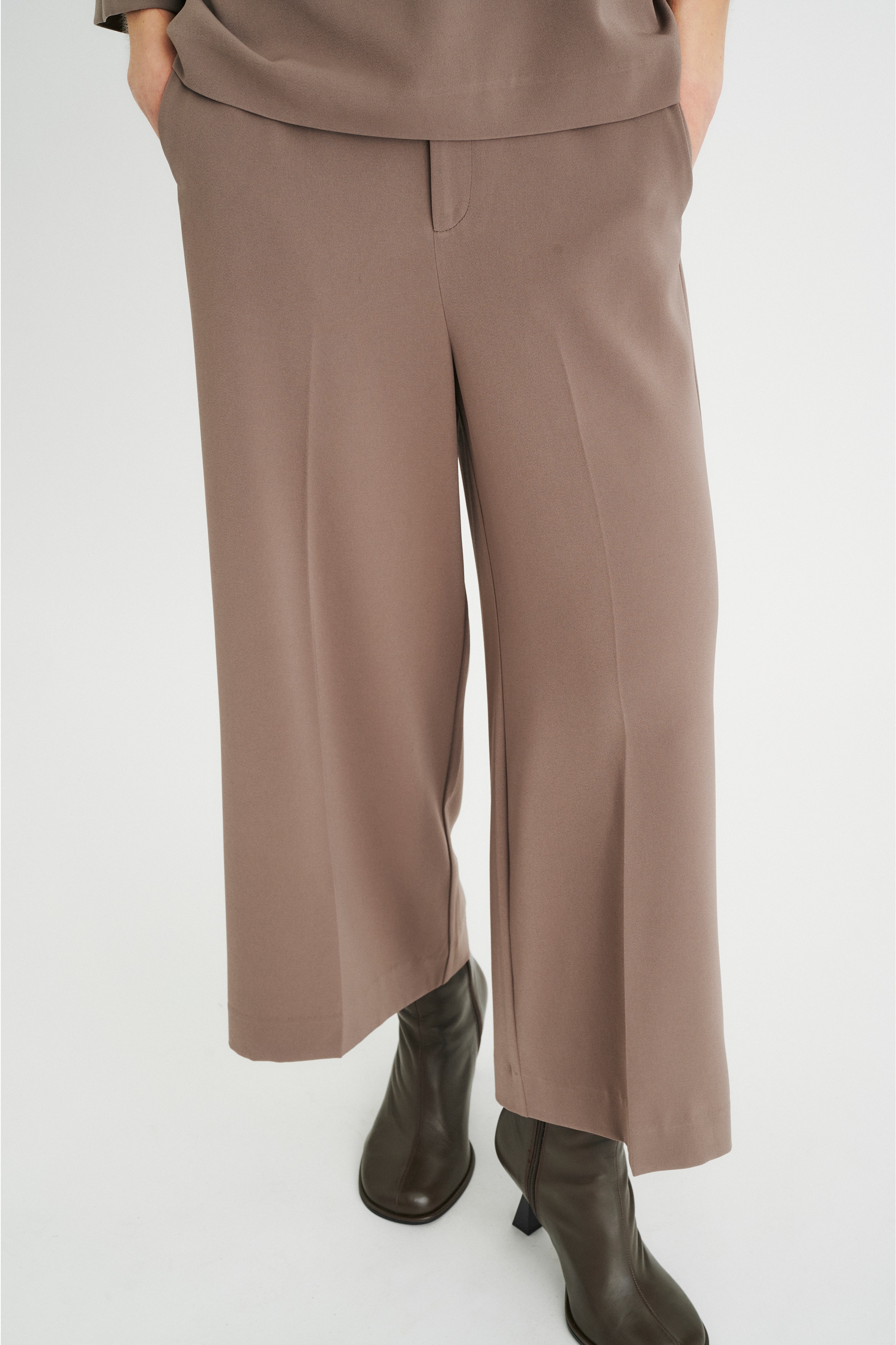Pants Suiting LOOKBOOK FRONT 30106599-181304