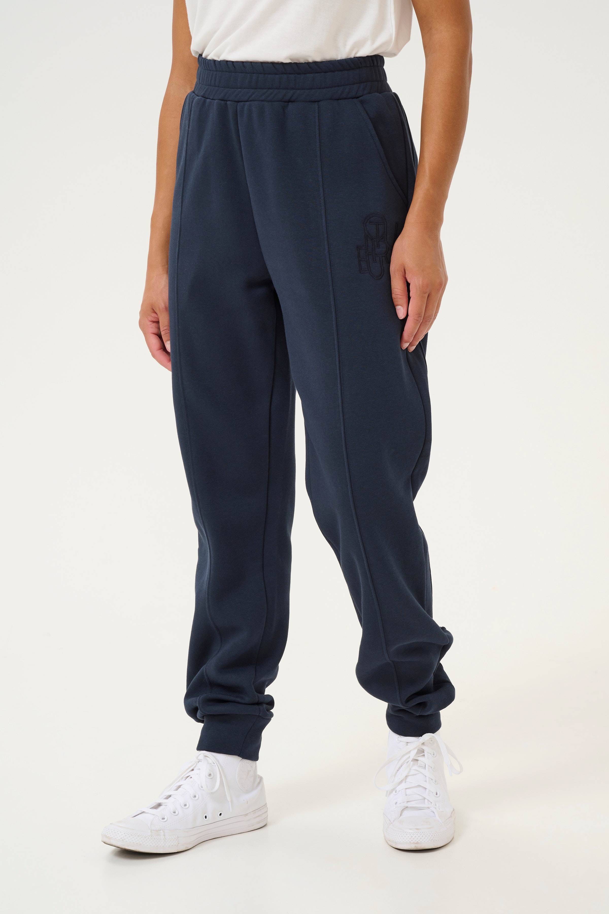 CUgama Sweatpants LOOKBOOK FRONT 50111415-194011