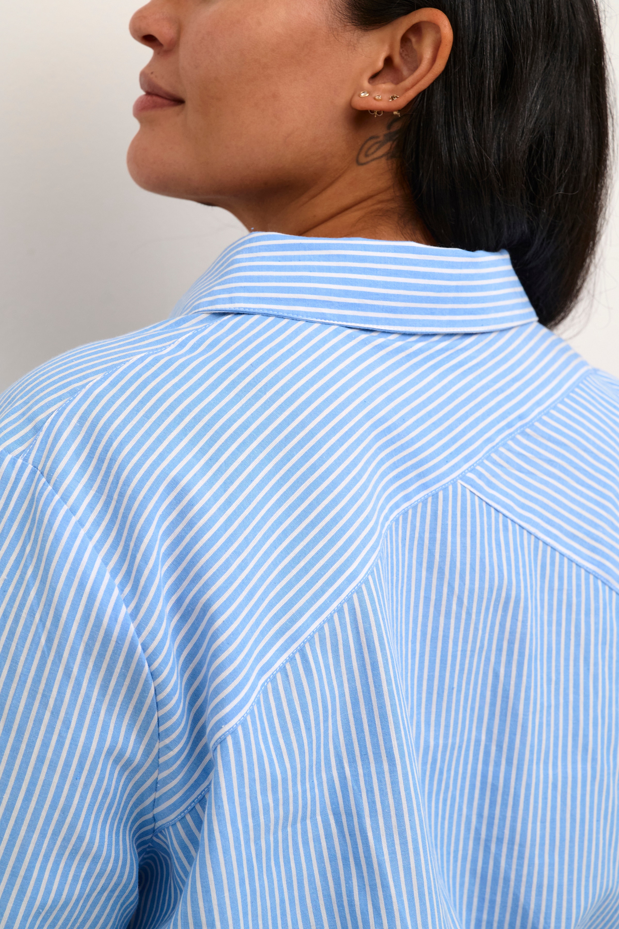 KCdebra Shirt LOOKBOOK DETAIL 10582172-105472