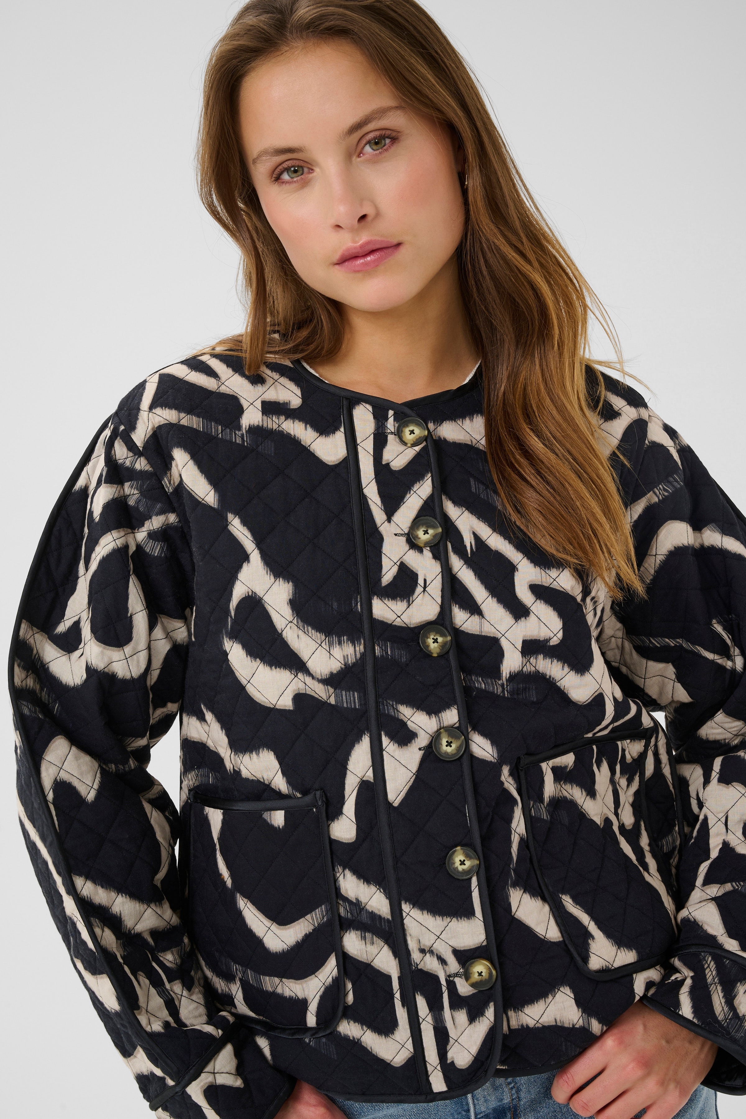 KAkayla Casual jakke LOOKBOOK DETAIL 10510157-107701