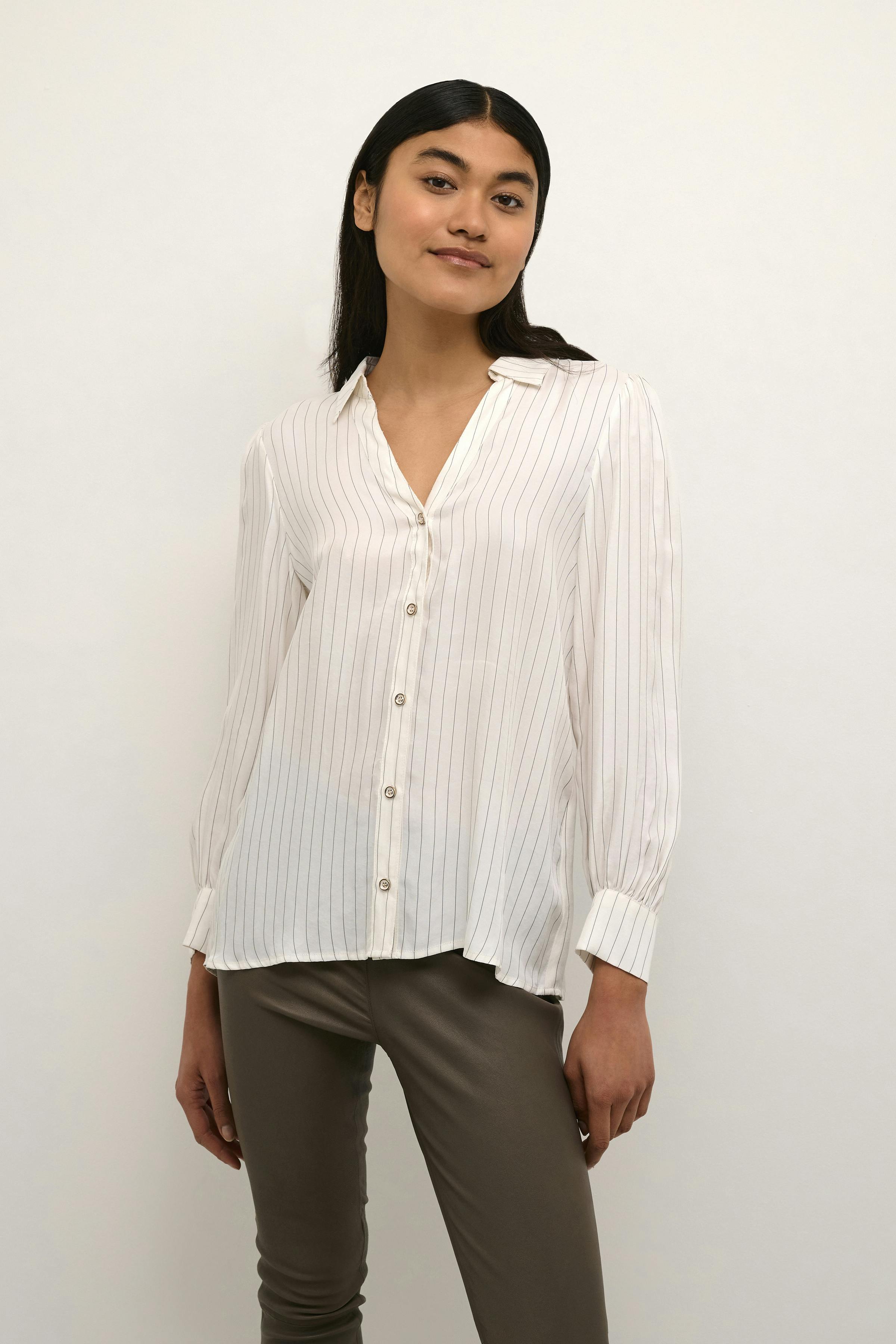 MistyKB Shirt LOOKBOOK FRONT 10103841-110103