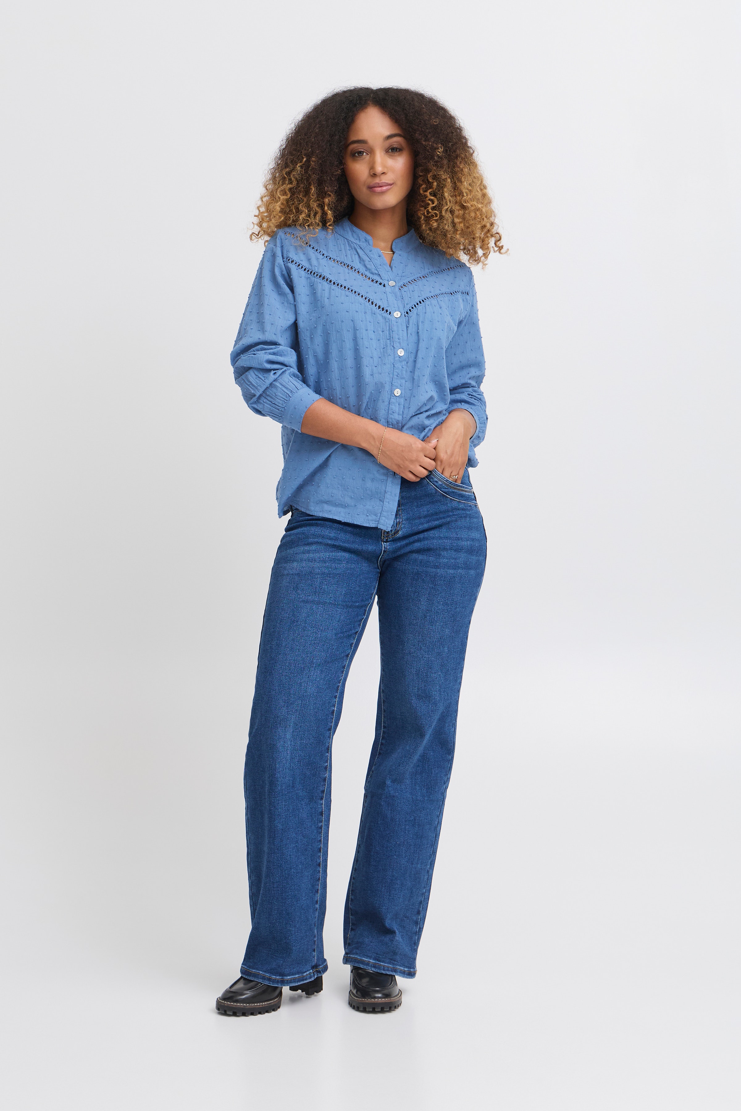 SBLIFA Bluse LOOKBOOK FRONT 22100919-203403