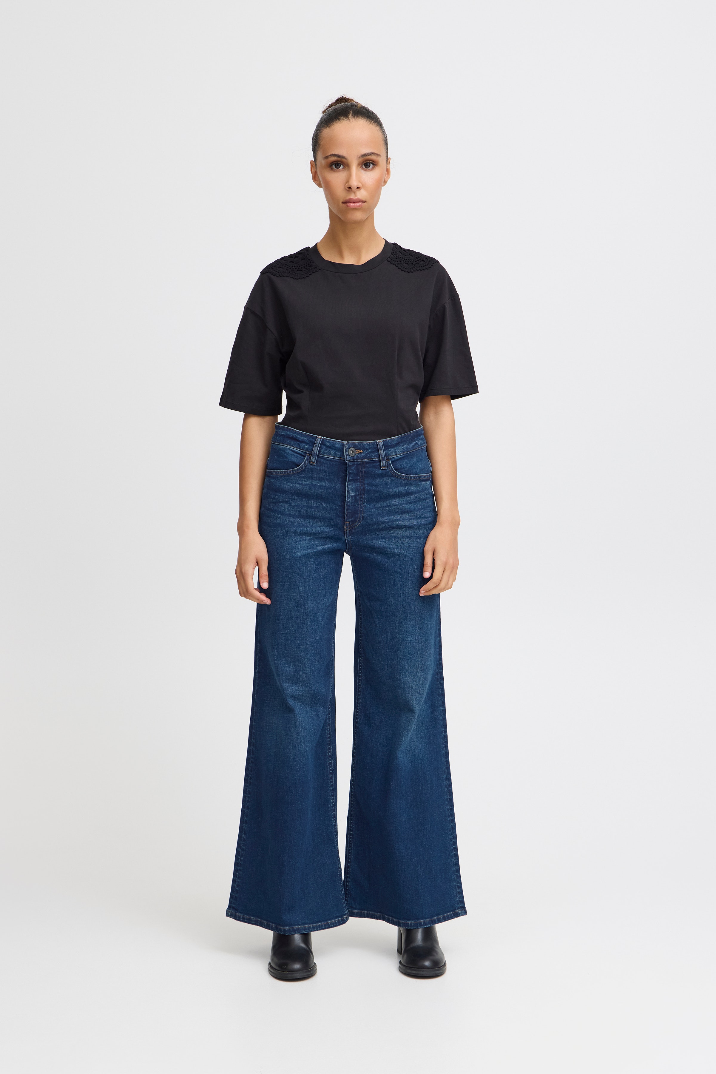 IHTWIGGY WIDE Jeans LOOKBOOK FRONT 20119022-200340