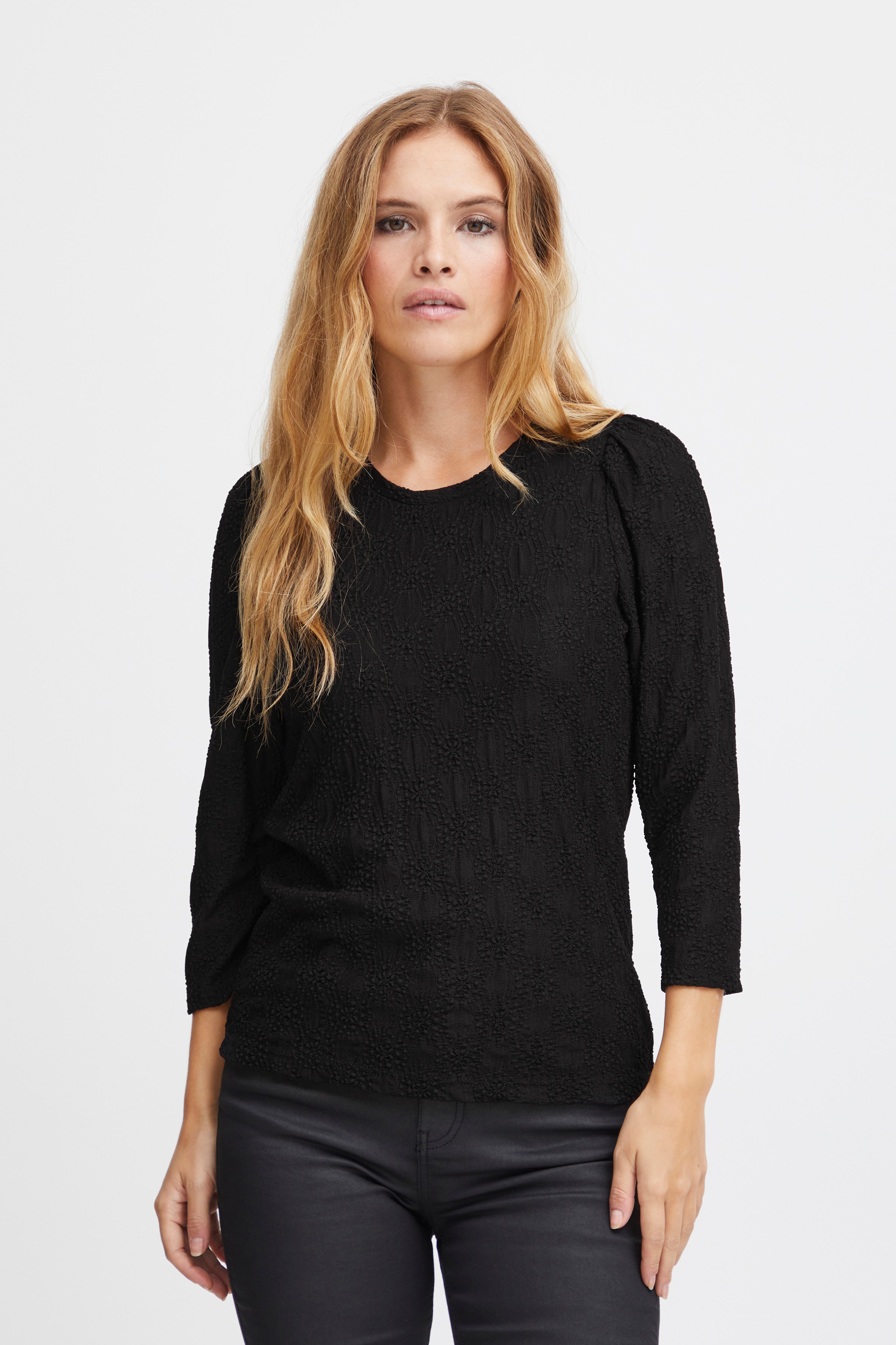 PZDELIA T-shirt LOOKBOOK FRONT 50207808-193911