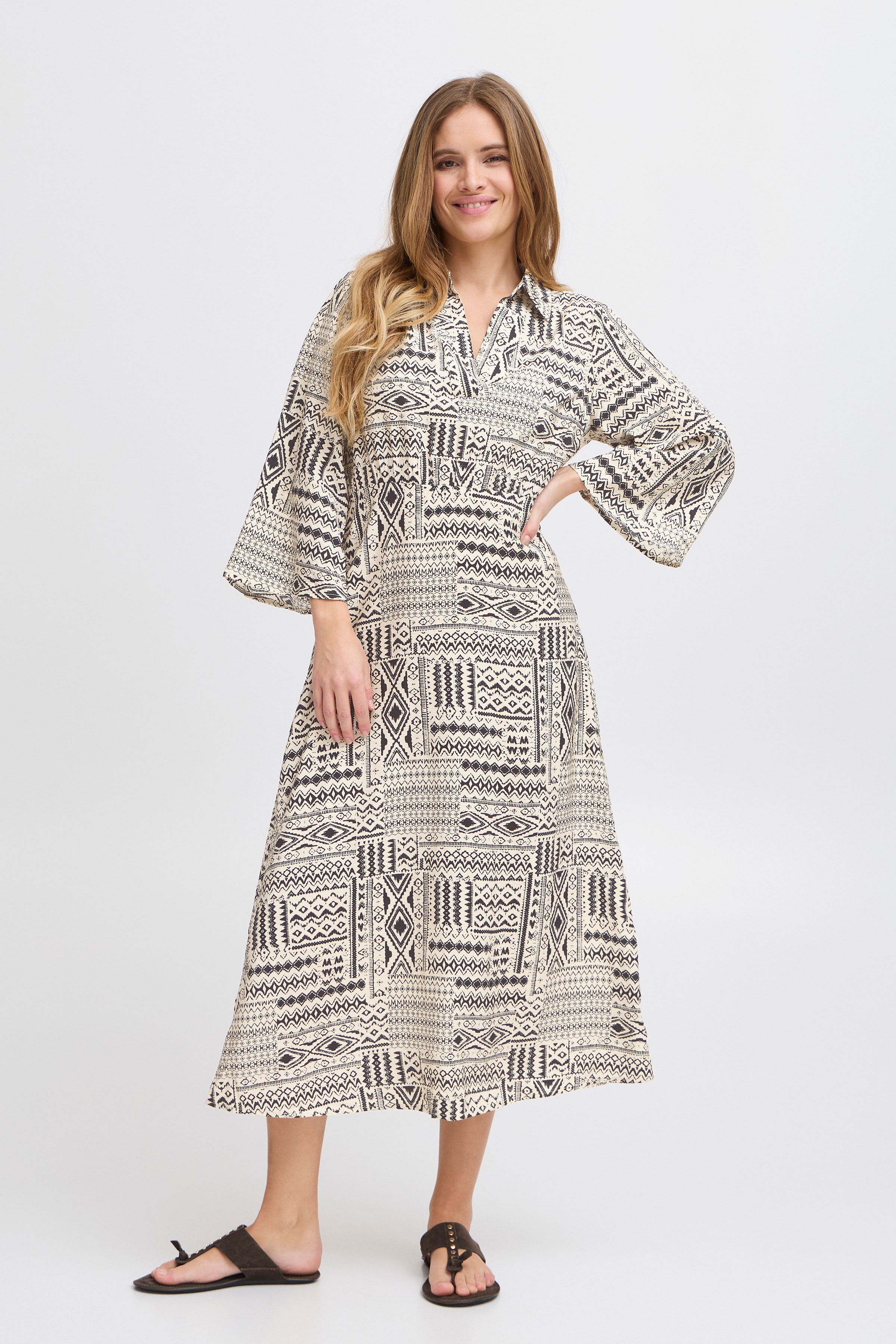 PZESME Kjole LOOKBOOK FRONT 50209168-205178