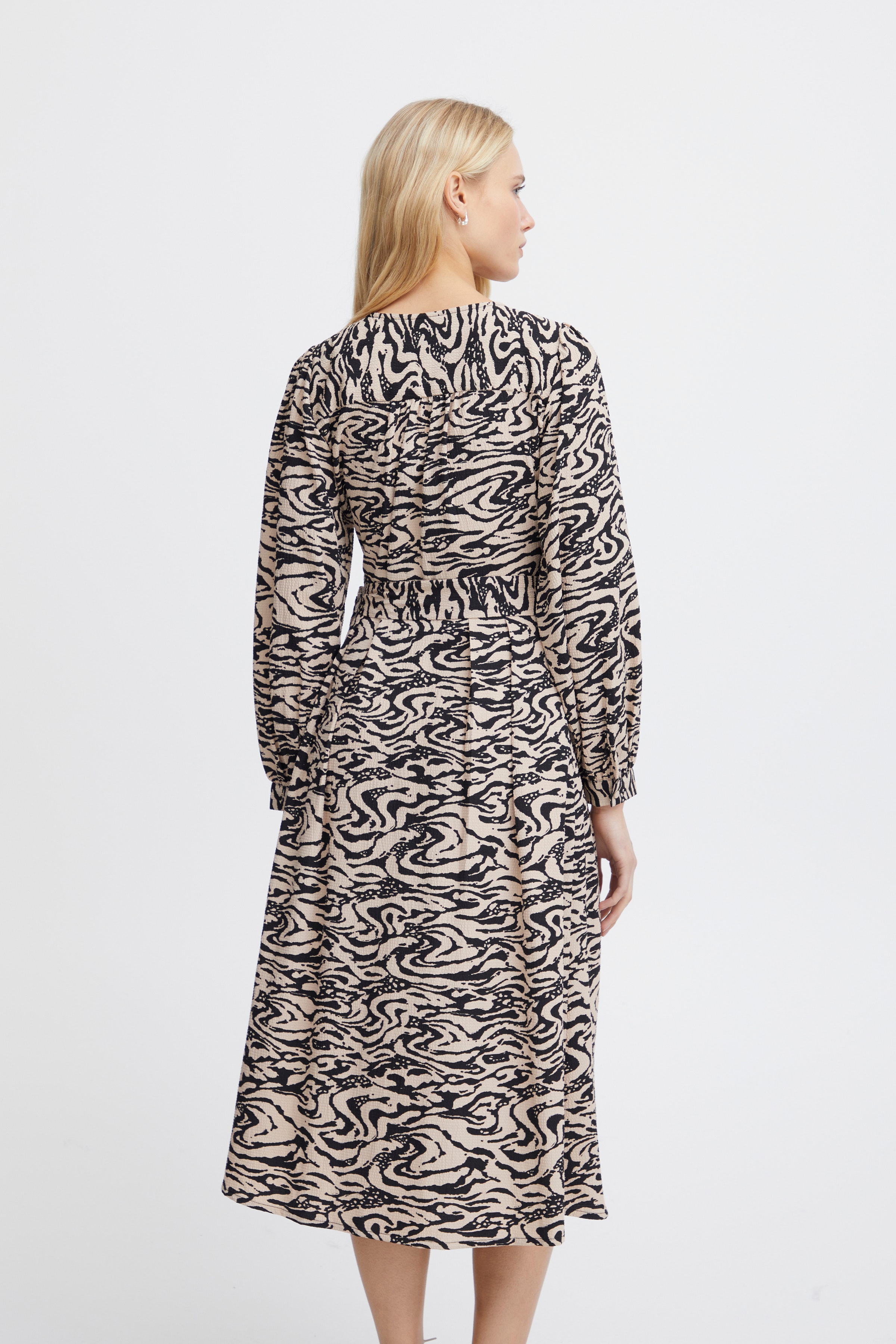 IHFANORA Kjole LOOKBOOK BACK 20120418-202752