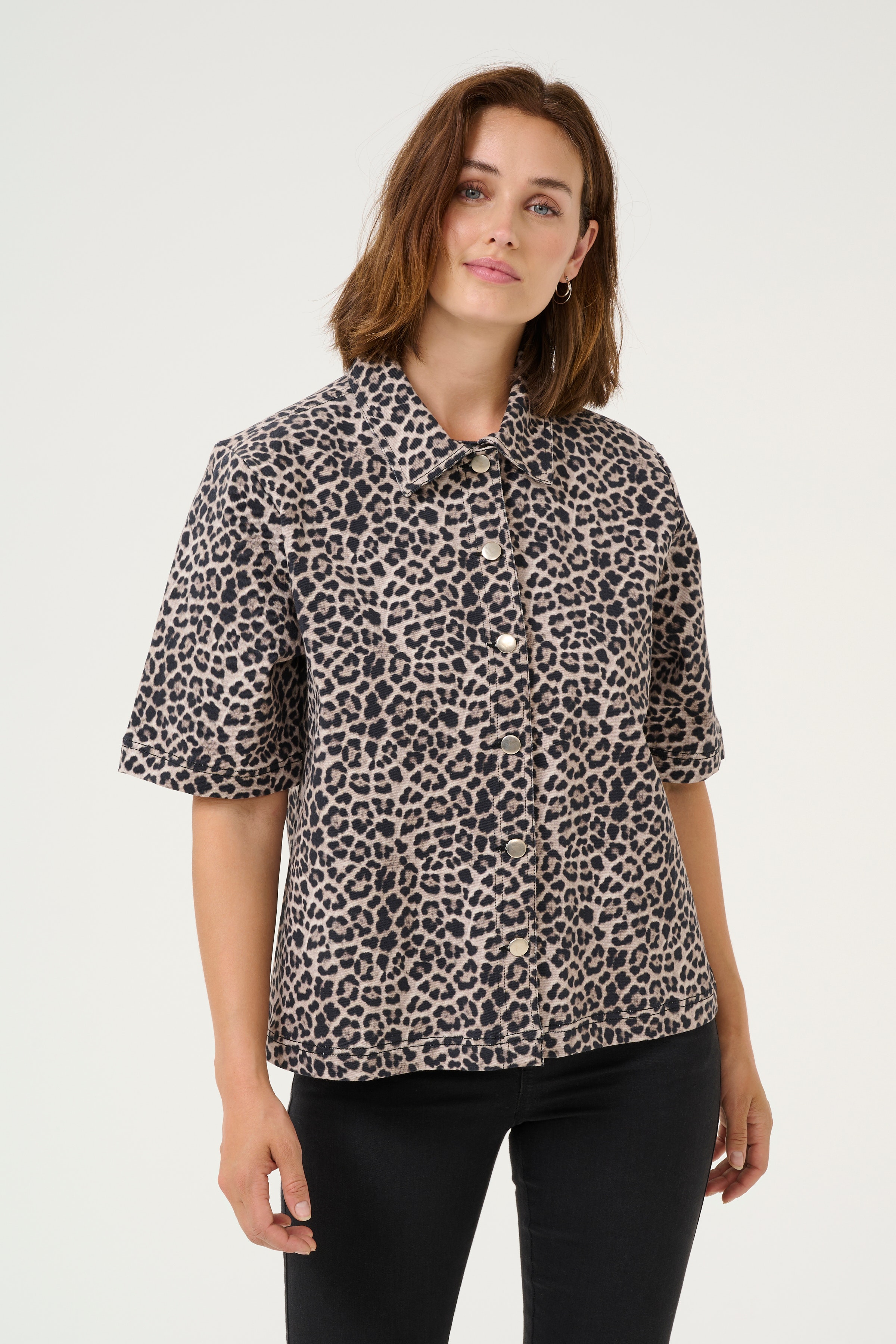 KAleonora Shirt LOOKBOOK FRONT 10510030-107537