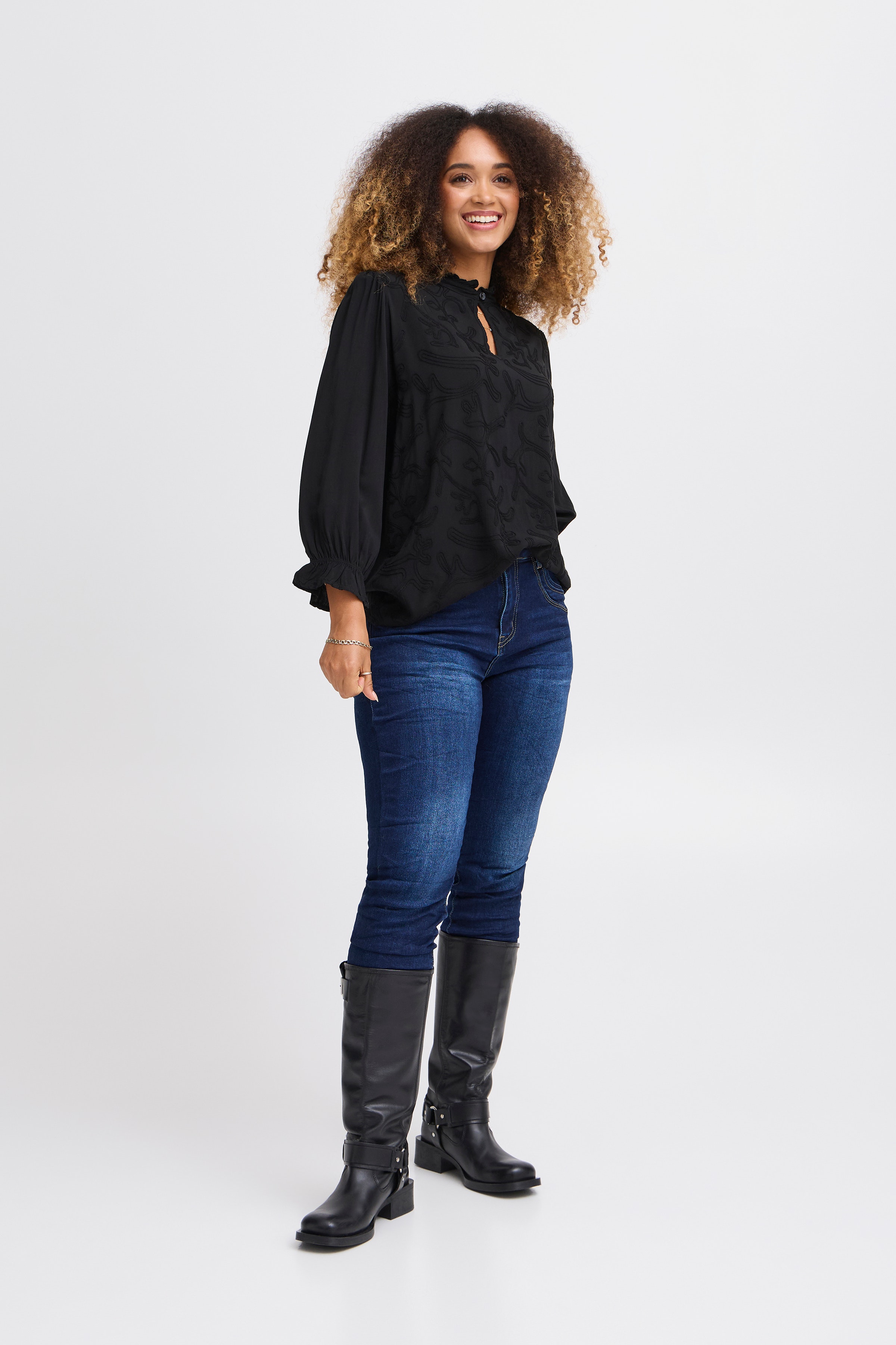 SBLAWIN Bluse LOOKBOOK FRONT 22100877-190303