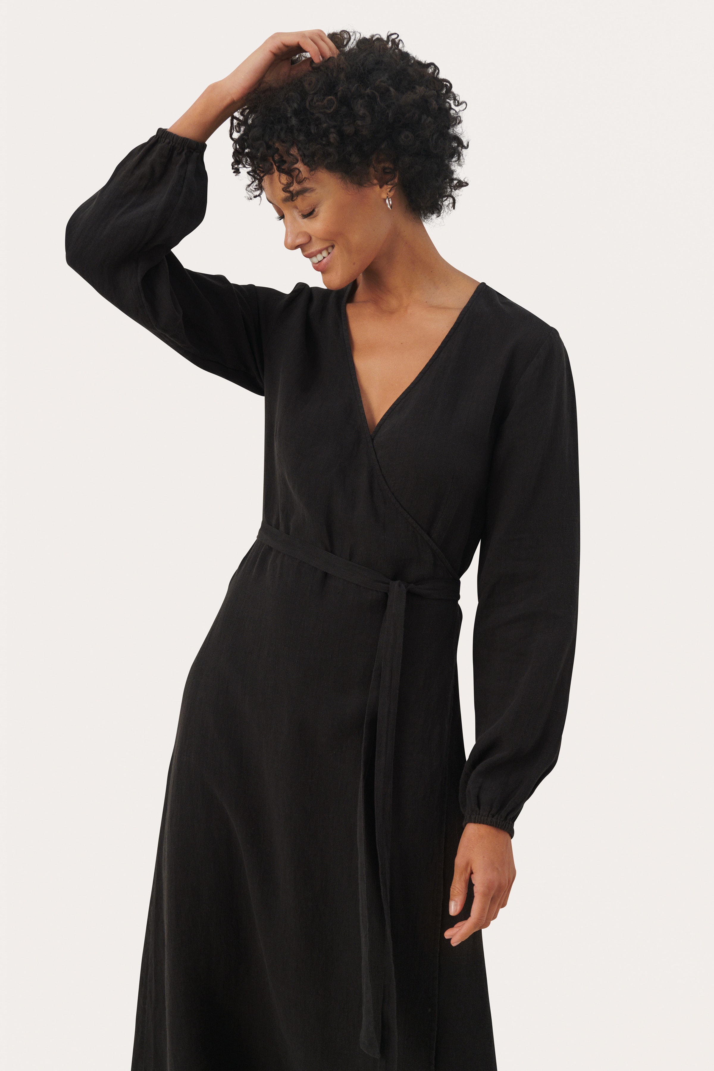 ElinoraPW Kjole LOOKBOOK FRONT 30308404-194008
