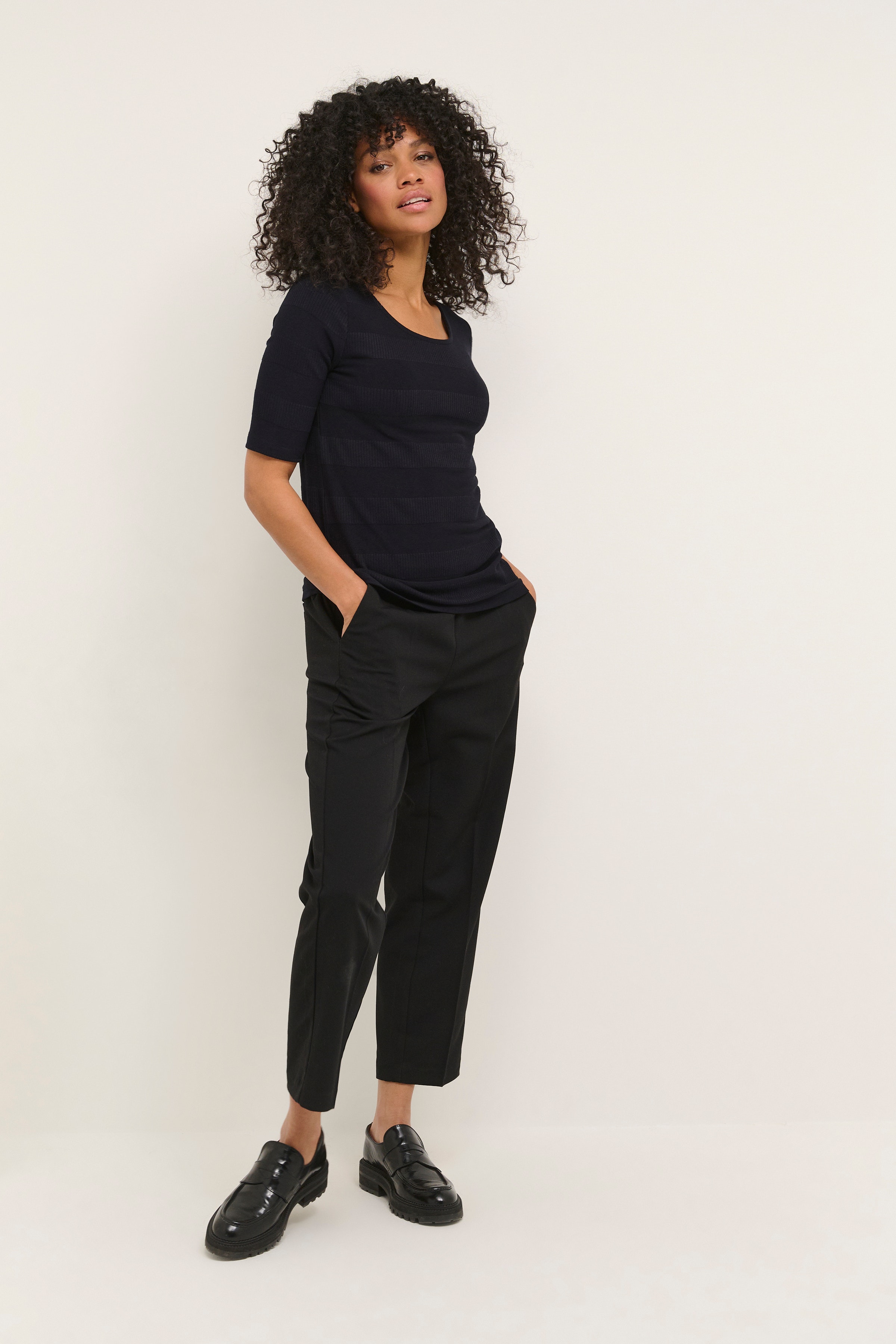 KAria T-shirt LOOKBOOK FRONT 10506944-100121