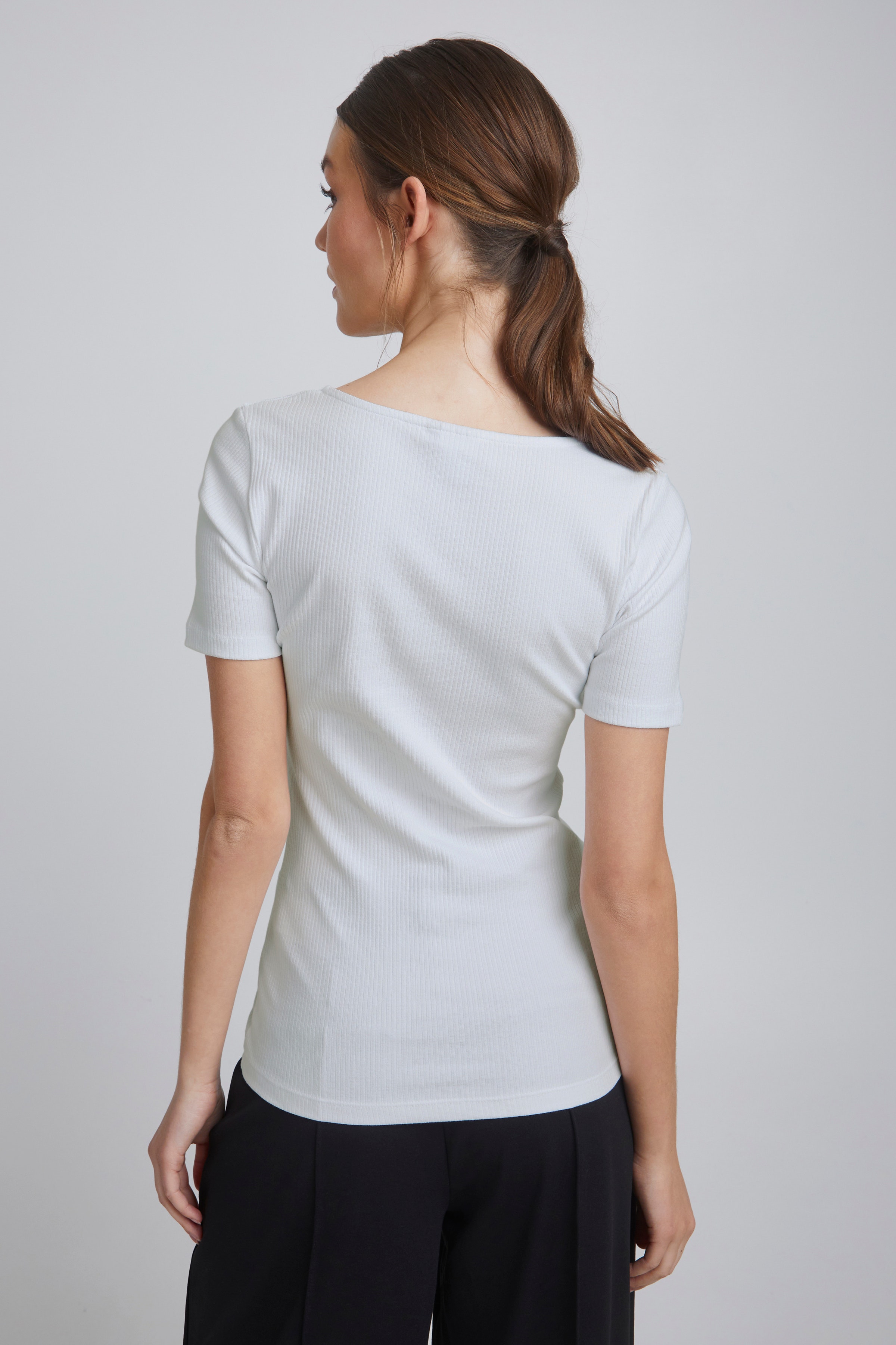 IHSUPER T-shirt LOOKBOOK BACK 20115914-110601