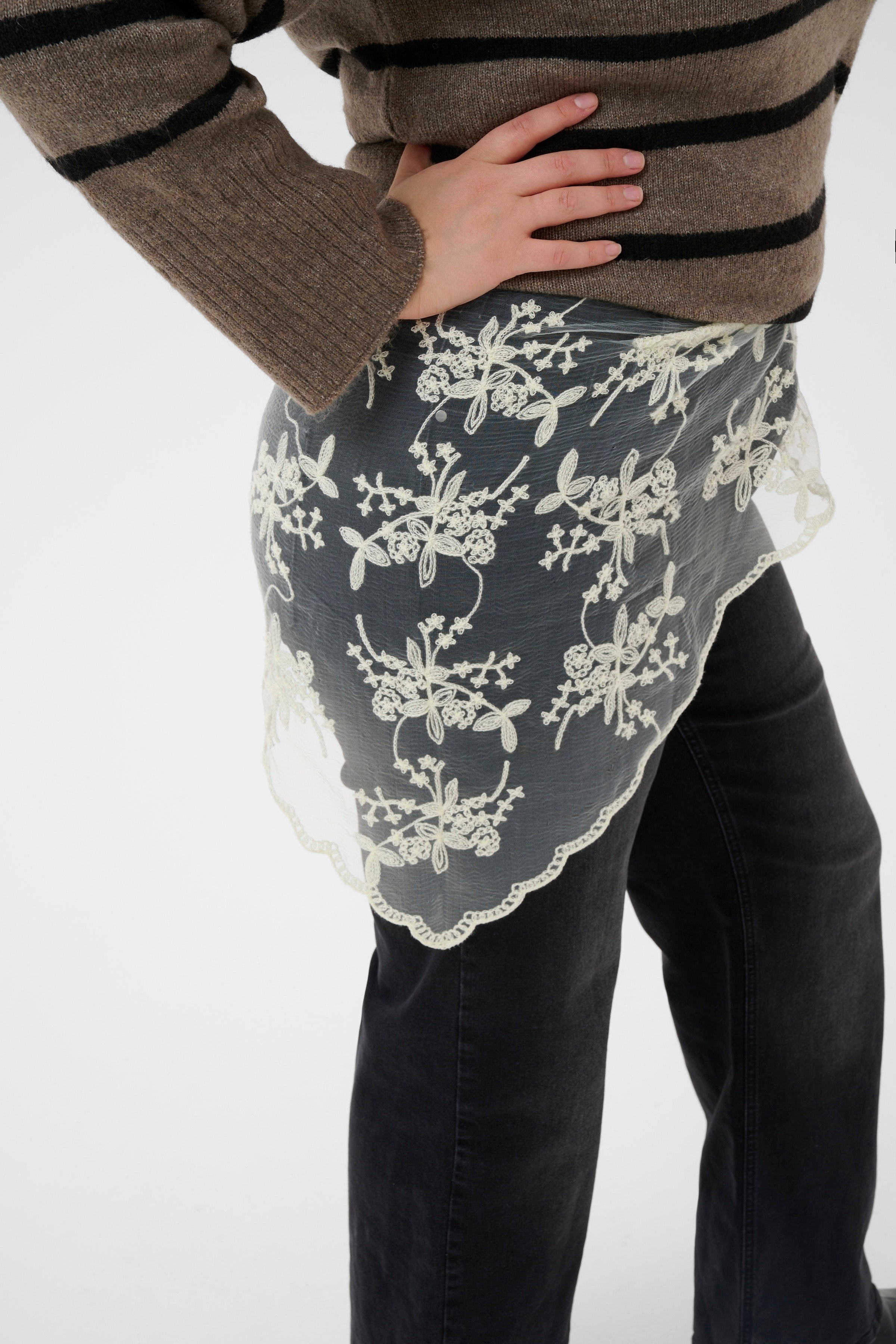 KAhally Scarf LOCATION NONE 10512265-110602