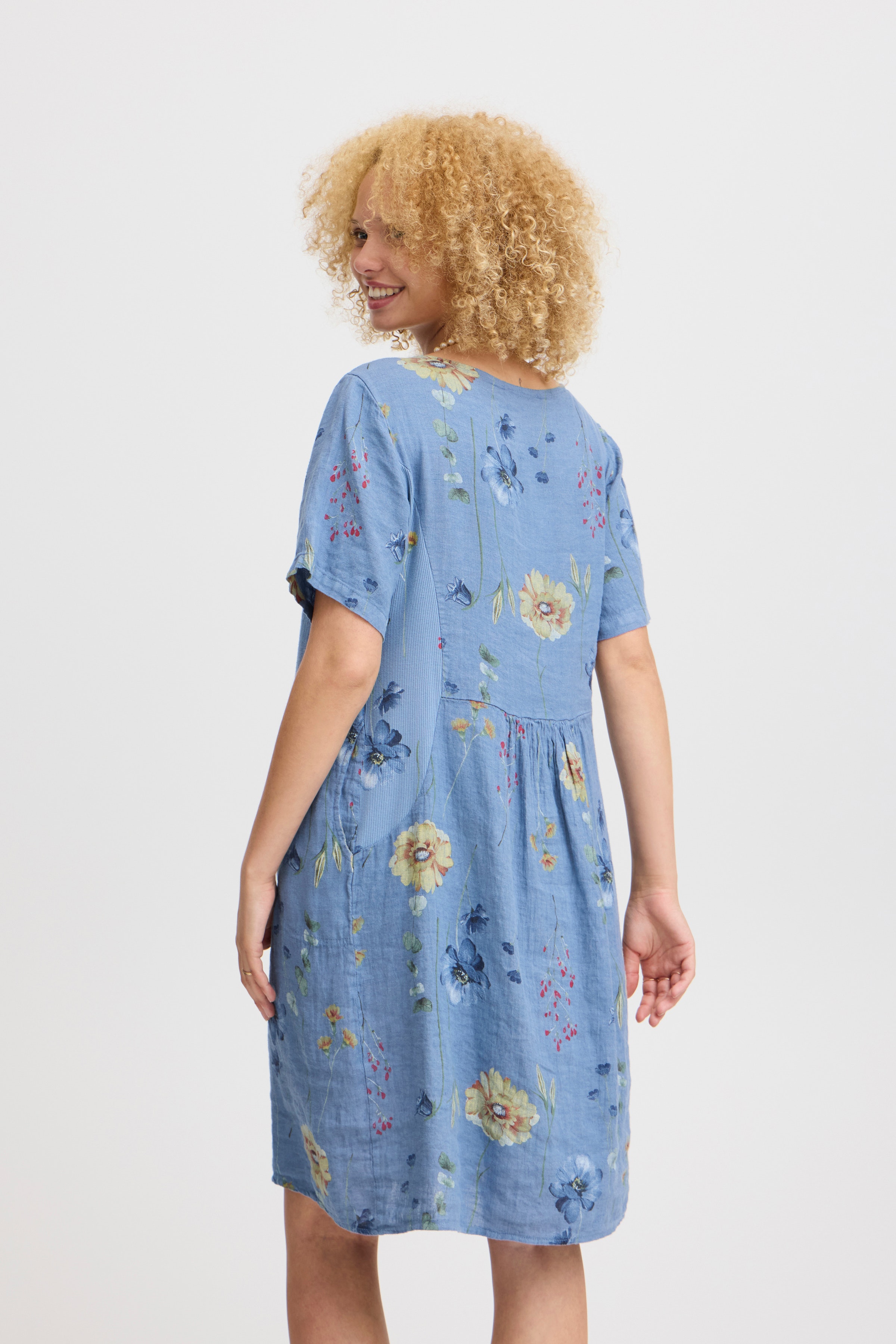 Kjole LOOKBOOK BACK 22100648-164023