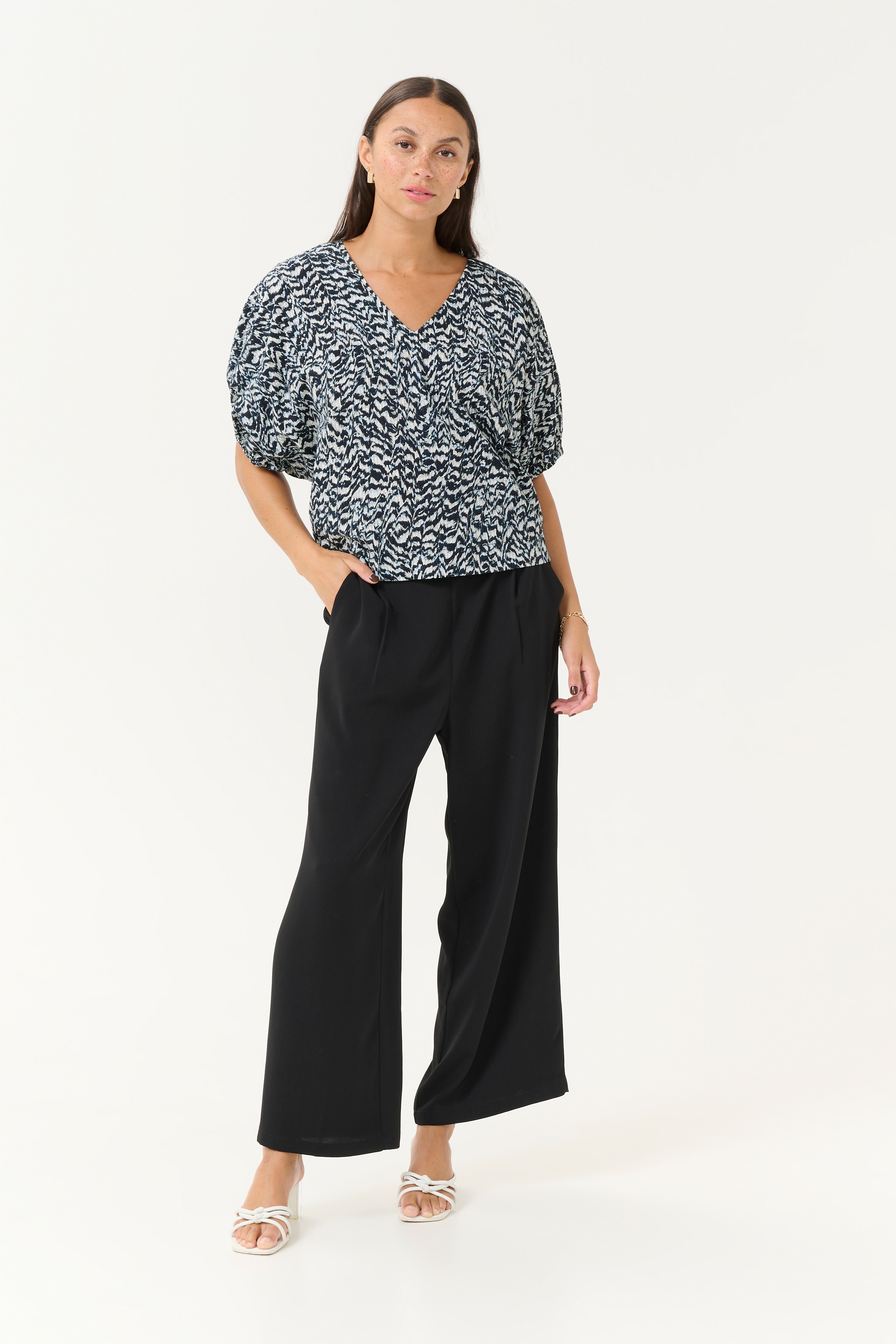 KAruffalo Bluse LOOKBOOK FRONT 10509934-107426