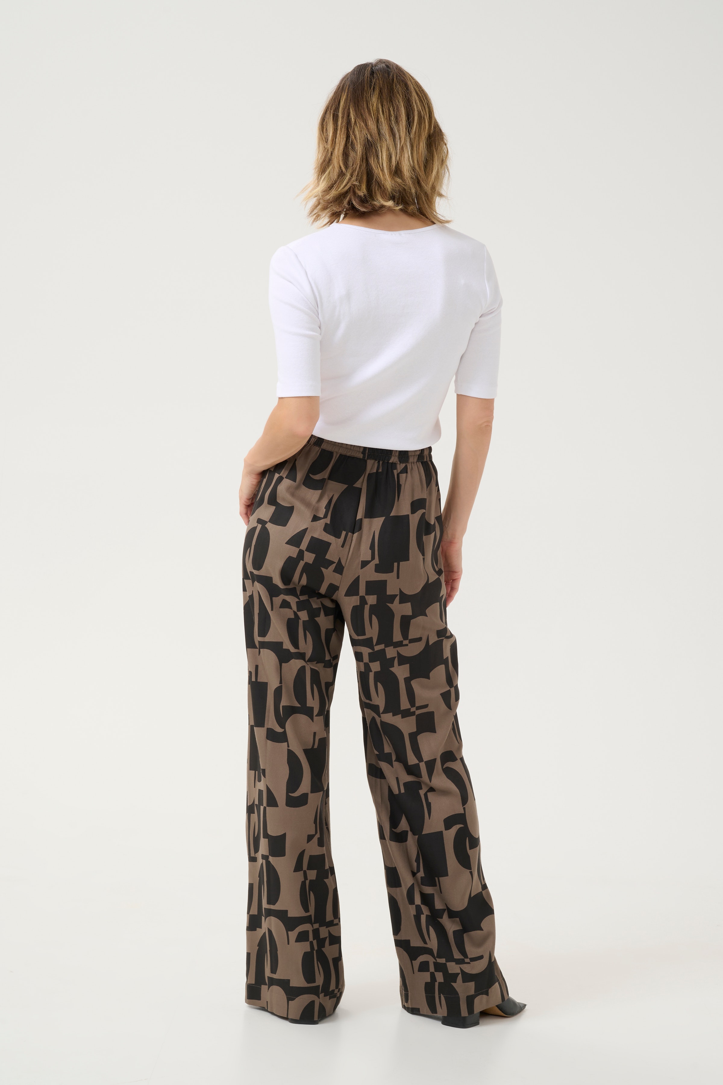 BPzia Trousers LOOKBOOK BACK 10590749-106735B