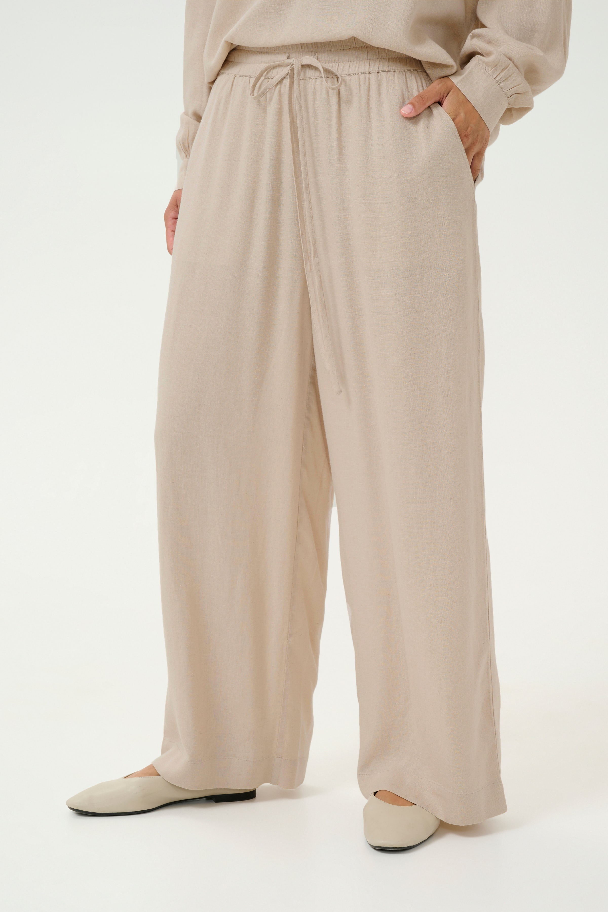 KAmilia Byxor LOOKBOOK FRONT 10509666-151305